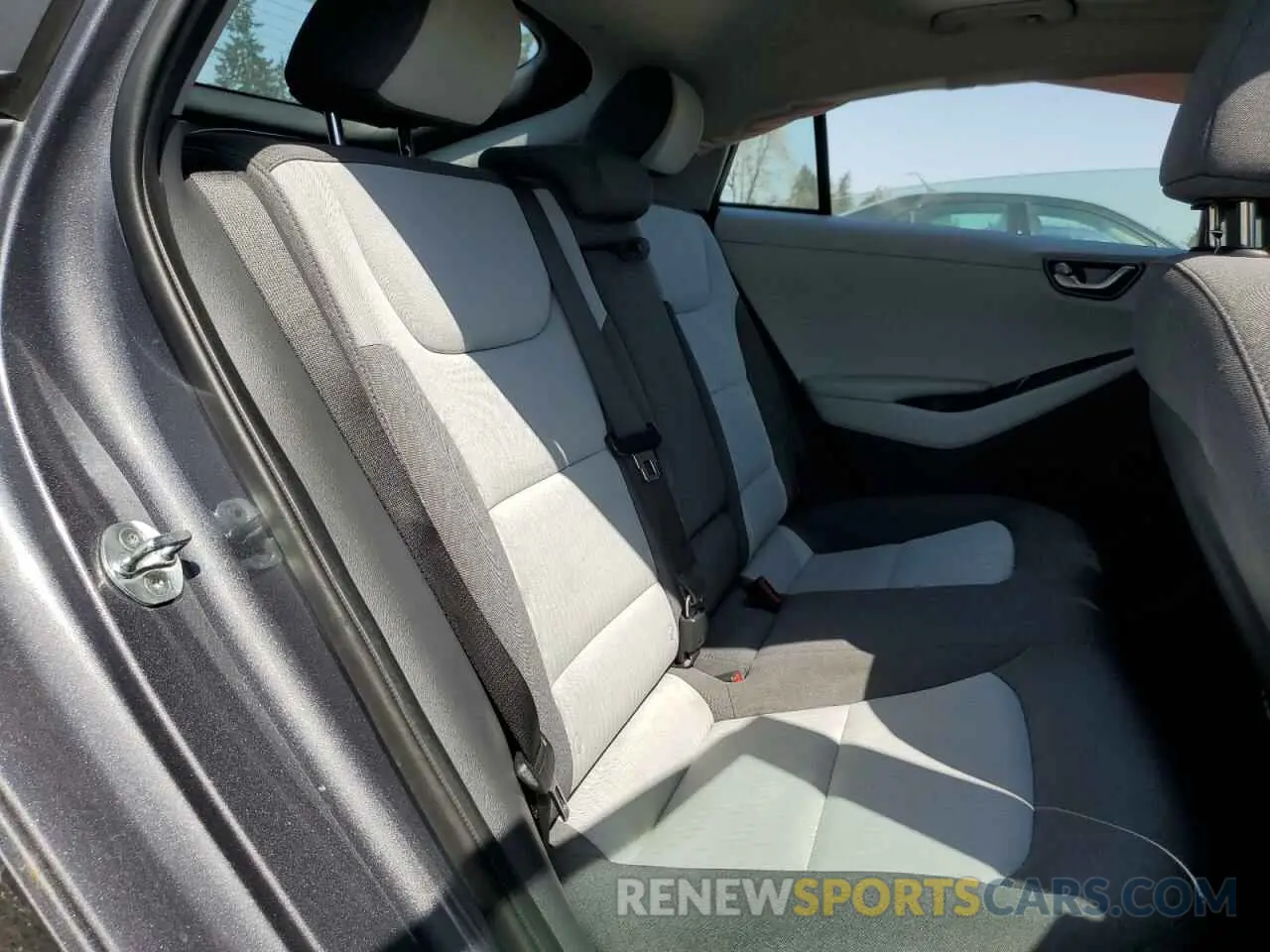 10 Photograph of a damaged car KMHC85LC4LU189530 HYUNDAI IONIQ 2020