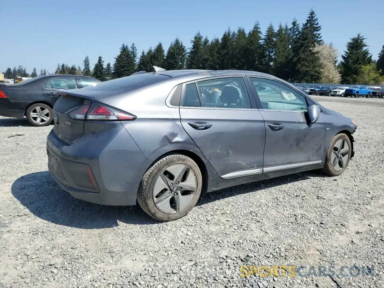 3 Photograph of a damaged car KMHC85LC4LU189530 HYUNDAI IONIQ 2020