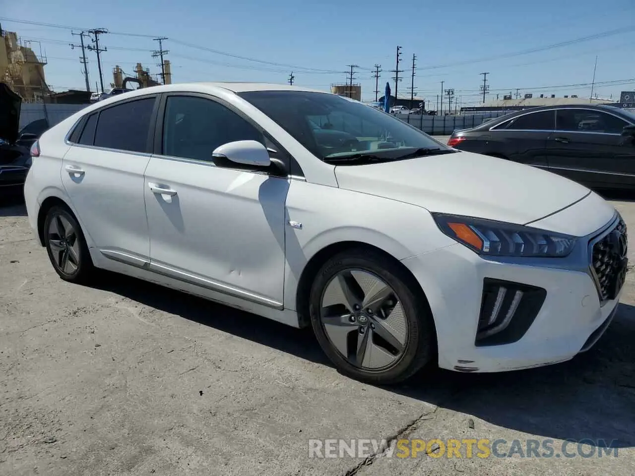 4 Photograph of a damaged car KMHC85LC6LU194647 HYUNDAI IONIQ 2020