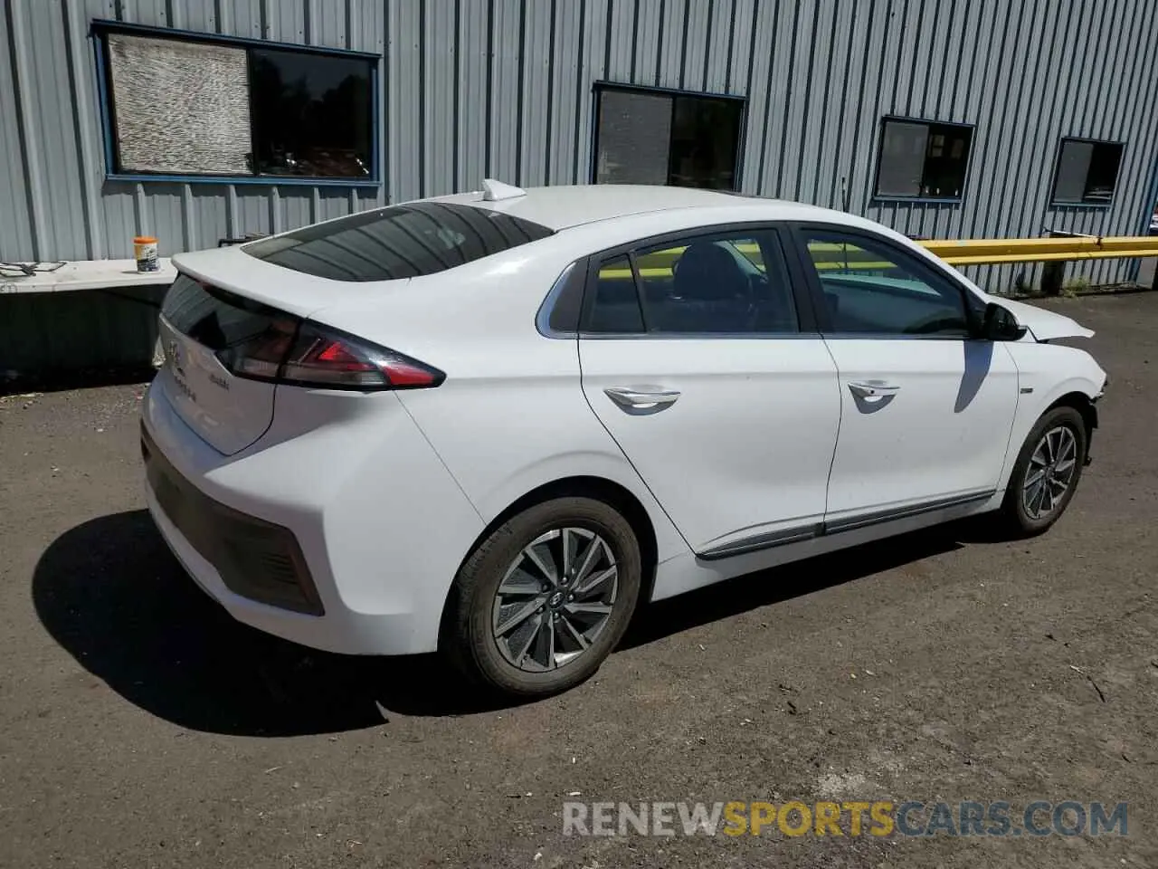 3 Photograph of a damaged car KMHC85LJ4LU061044 HYUNDAI IONIQ 2020