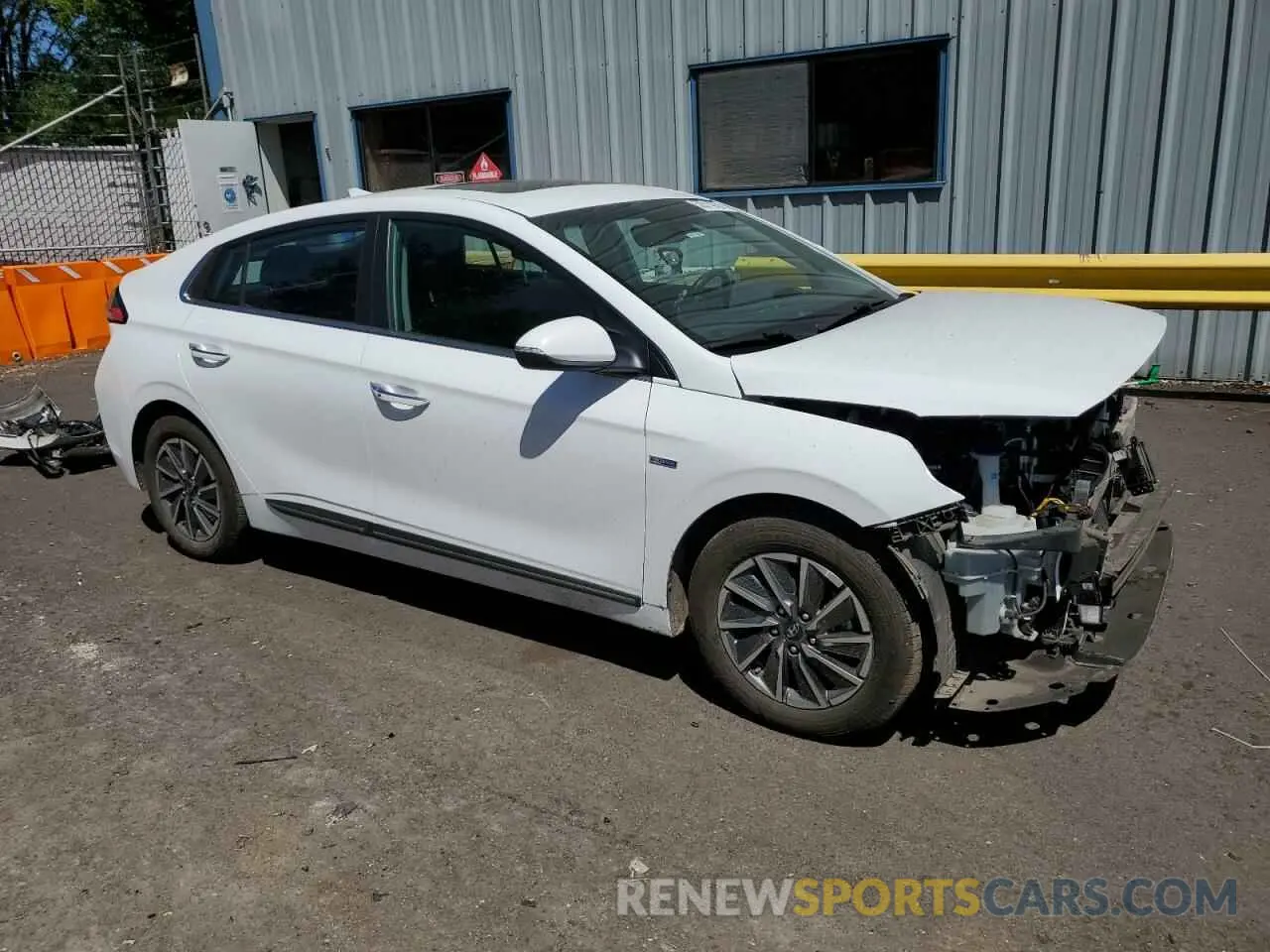 4 Photograph of a damaged car KMHC85LJ4LU061044 HYUNDAI IONIQ 2020