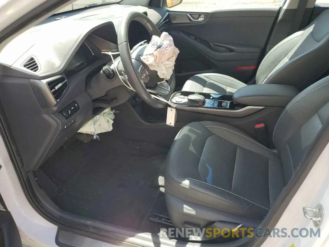 7 Photograph of a damaged car KMHC85LJ4LU061044 HYUNDAI IONIQ 2020