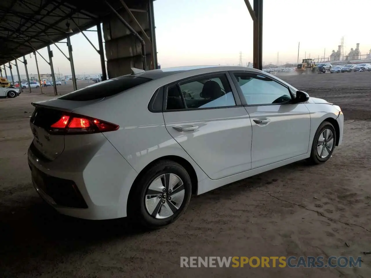3 Photograph of a damaged car KMHC65LC2MU254902 HYUNDAI IONIQ 2021