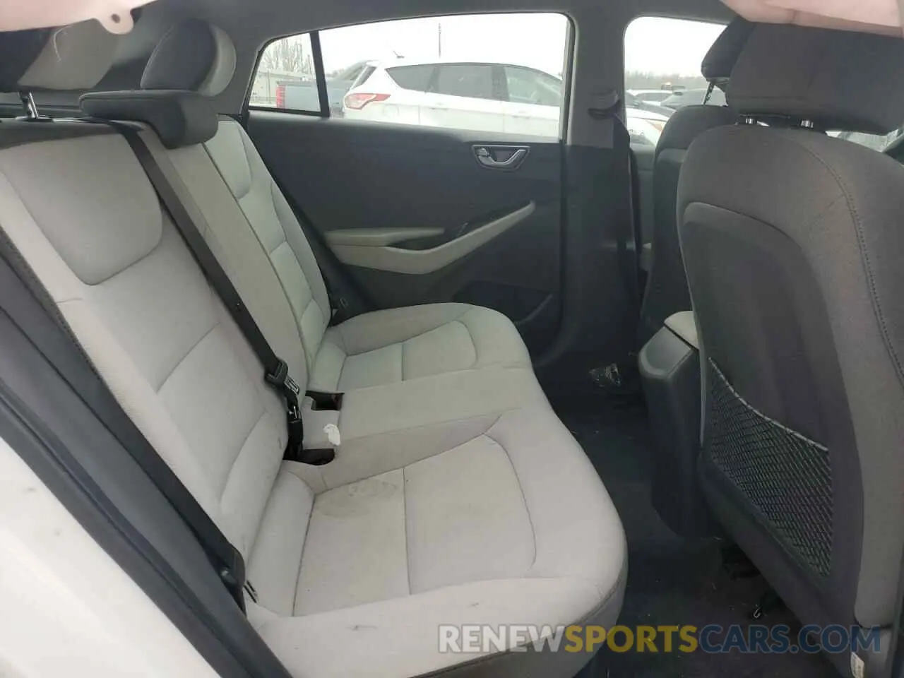 11 Photograph of a damaged car KMHC65LC4MU246221 HYUNDAI IONIQ 2021