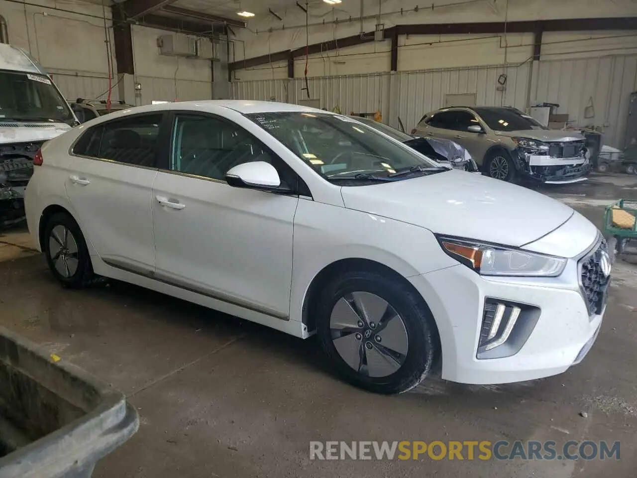 4 Photograph of a damaged car KMHC75LC3MU255618 HYUNDAI IONIQ 2021