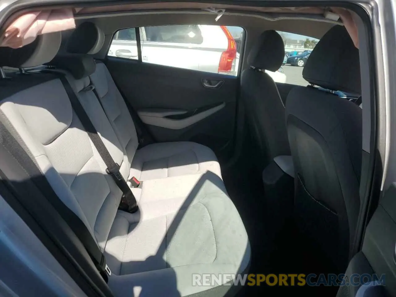 10 Photograph of a damaged car KMHC75LD1MU261412 HYUNDAI IONIQ 2021