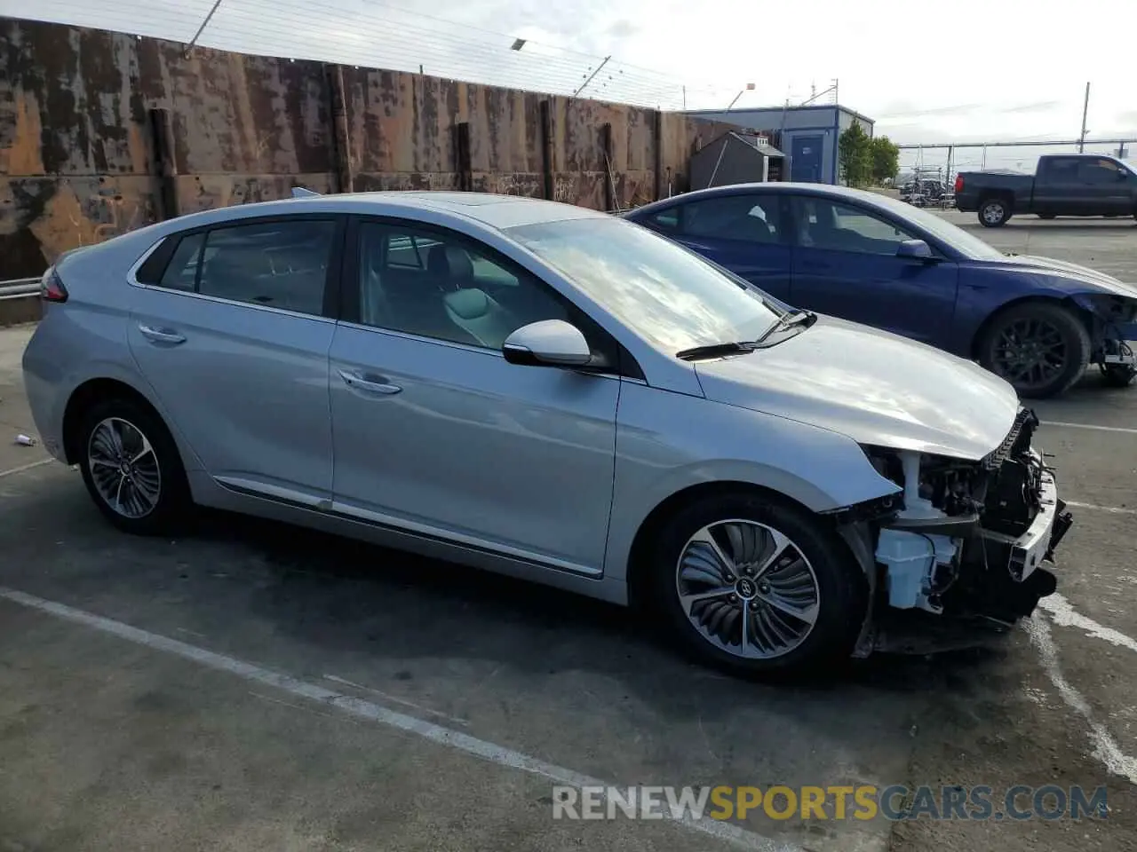 4 Photograph of a damaged car KMHCX5LD0MU250269 HYUNDAI IONIQ 2021