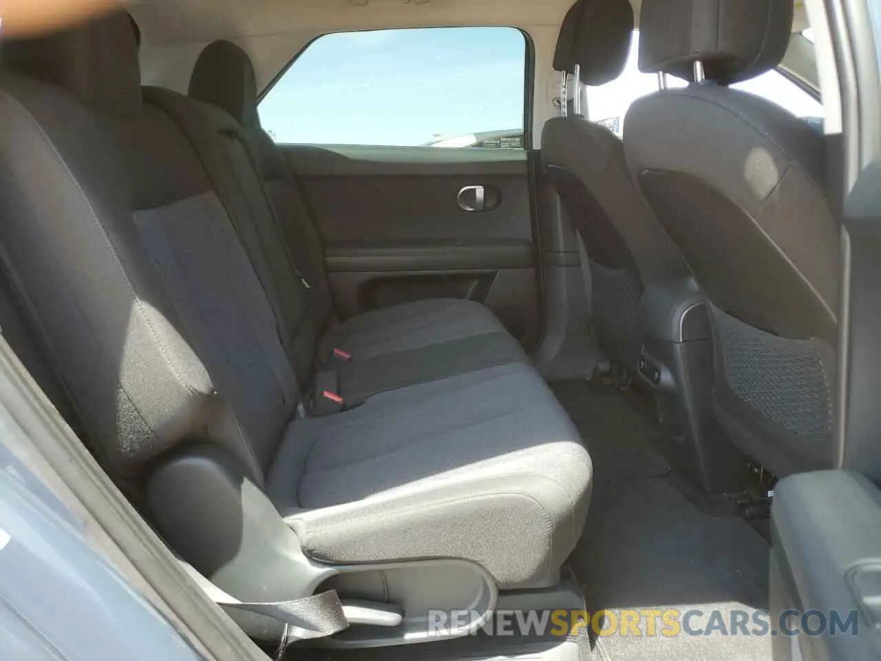 10 Photograph of a damaged car KM8KM4AE7NU068452 HYUNDAI IONIQ 2022