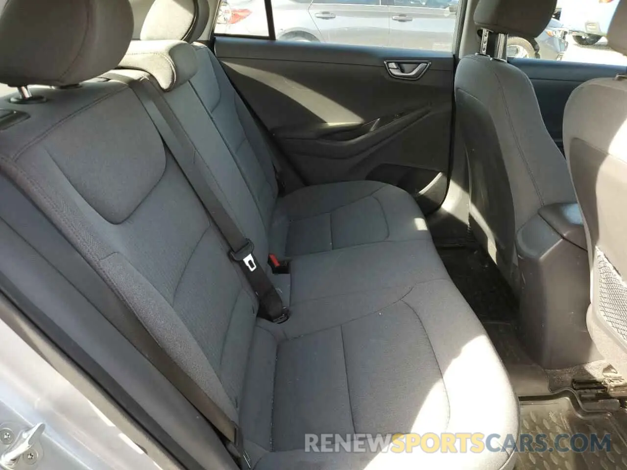 10 Photograph of a damaged car KMHC65LC5NU268231 HYUNDAI IONIQ 2022
