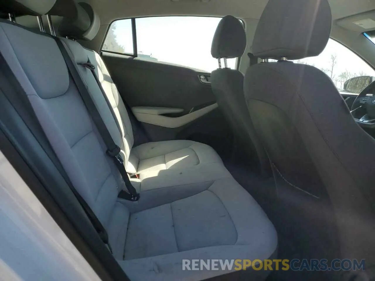 10 Photograph of a damaged car KMHC75LC3NU268998 HYUNDAI IONIQ 2022