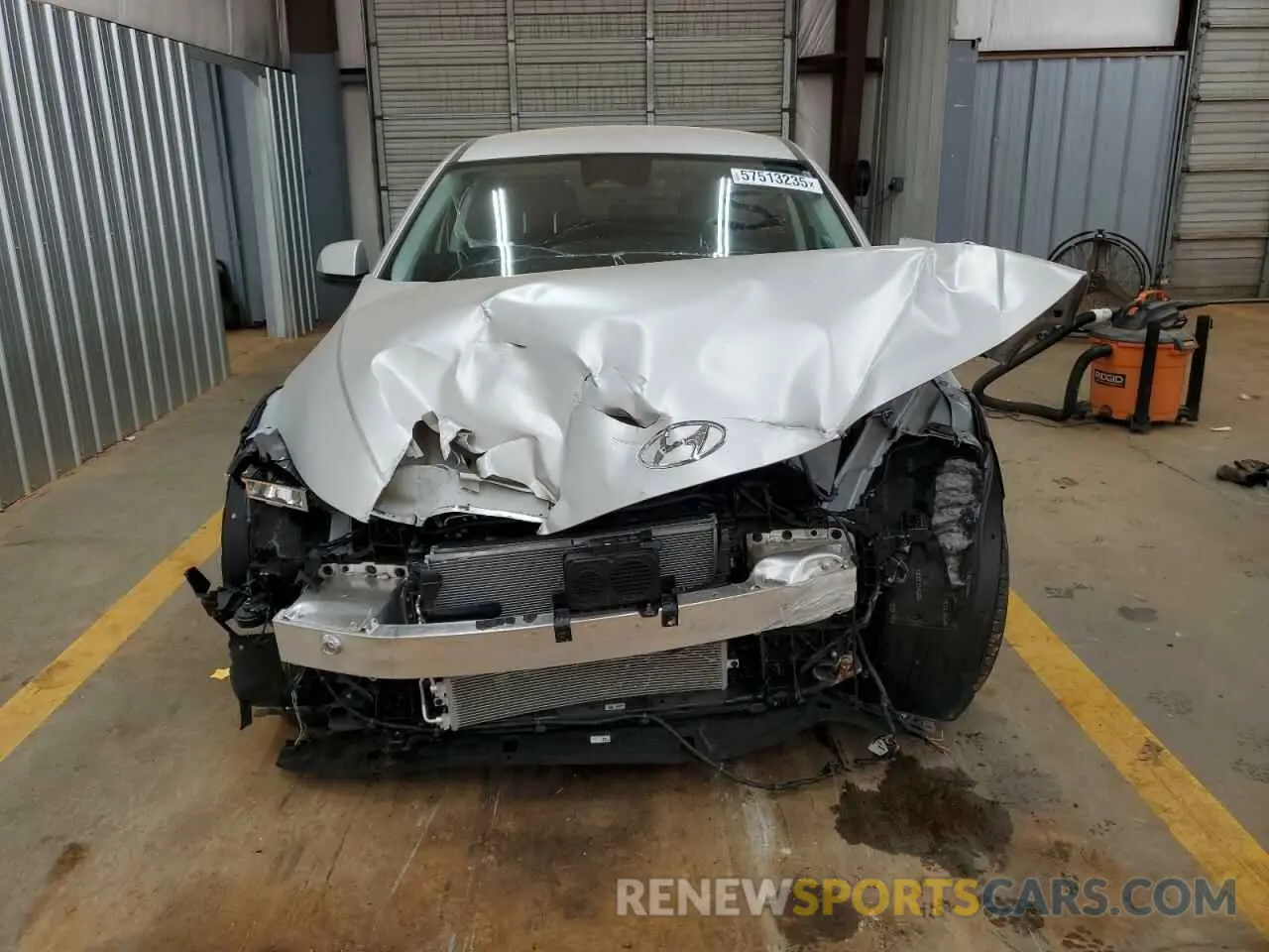 5 Photograph of a damaged car KM8KNDAFXPU226789 HYUNDAI IONIQ 2023