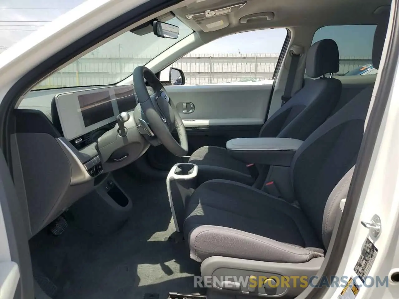 7 Photograph of a damaged car KM8KN4DE0RU264232 HYUNDAI IONIQ 2024