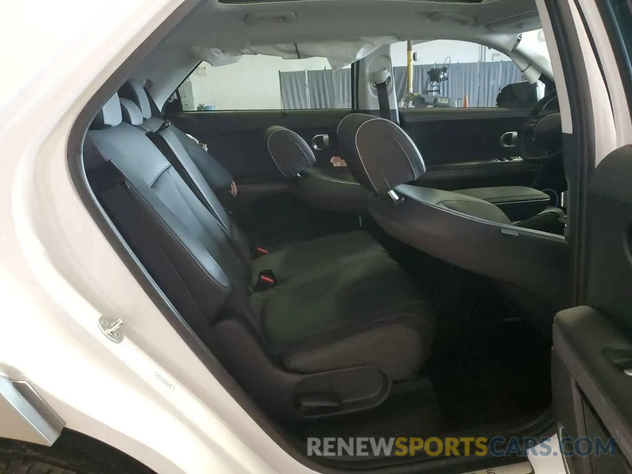 11 Photograph of a damaged car KM8KRDDF9RU285304 HYUNDAI IONIQ 2024