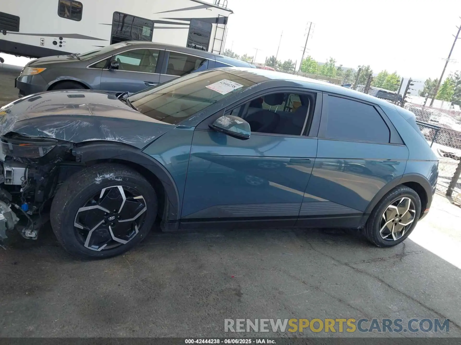 14 Photograph of a damaged car KM8KM4AE6NU109752 HYUNDAI IONIQ 5 2022