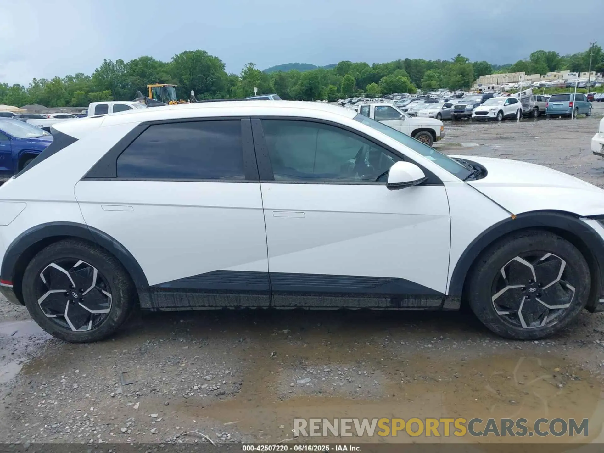 13 Photograph of a damaged car KM8KN4AE4NU090938 HYUNDAI IONIQ 5 2022