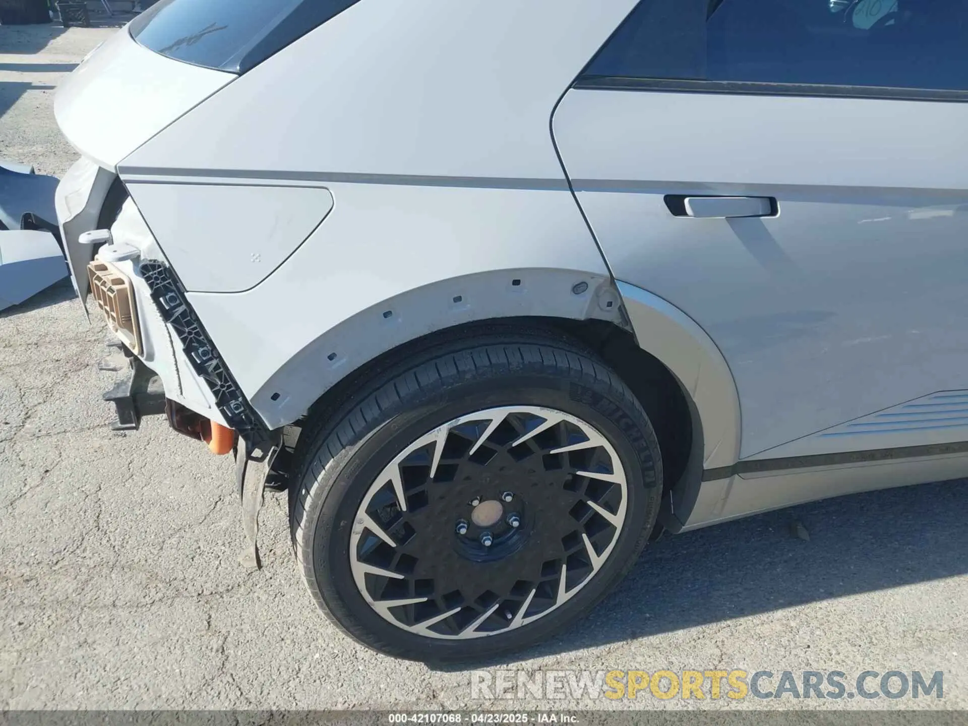 21 Photograph of a damaged car KM8KRDAF4NU068032 HYUNDAI IONIQ 5 2022