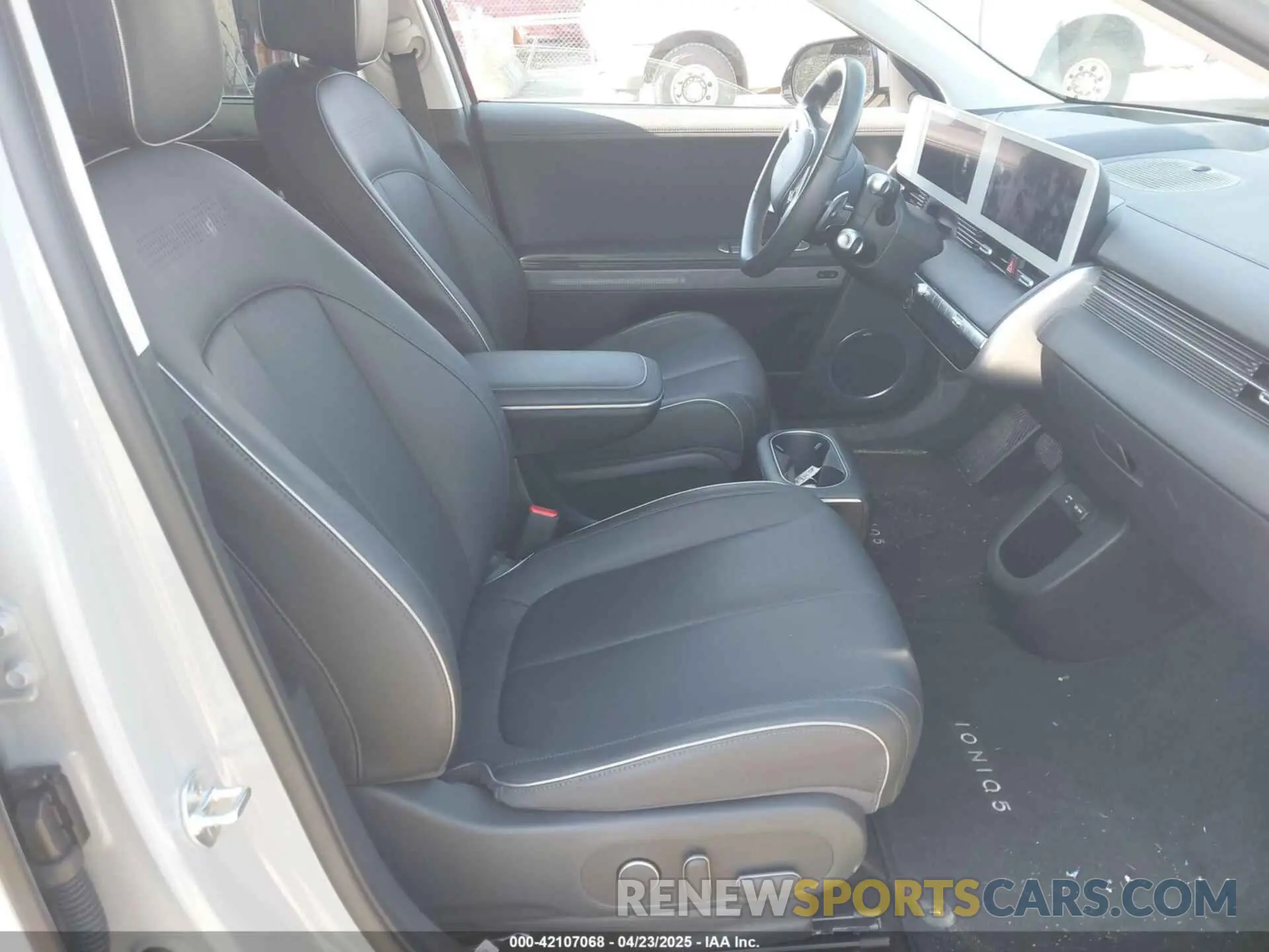 5 Photograph of a damaged car KM8KRDAF4NU068032 HYUNDAI IONIQ 5 2022