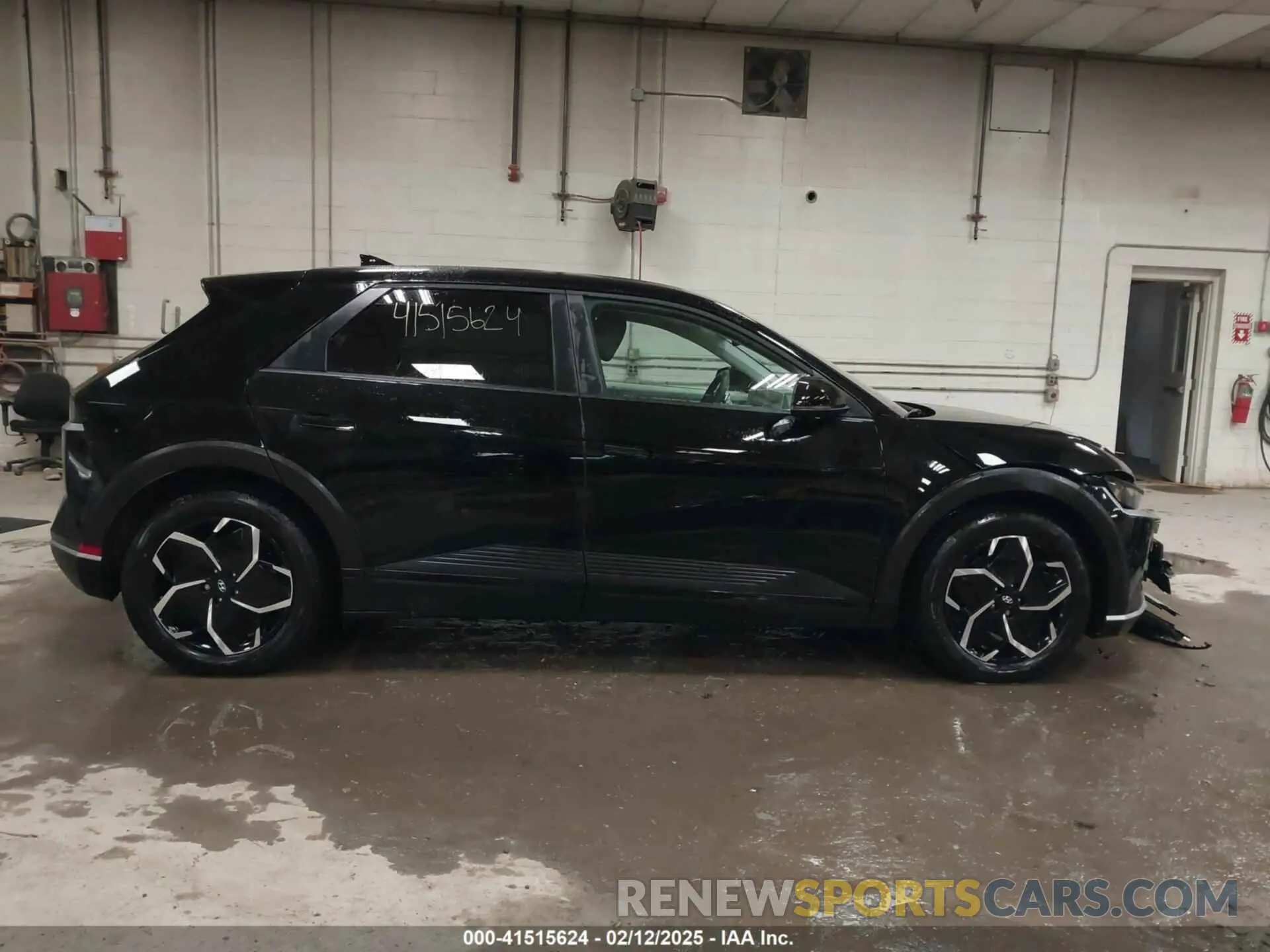 14 Photograph of a damaged car KM8KMDAF2PU228135 HYUNDAI IONIQ 5 2023