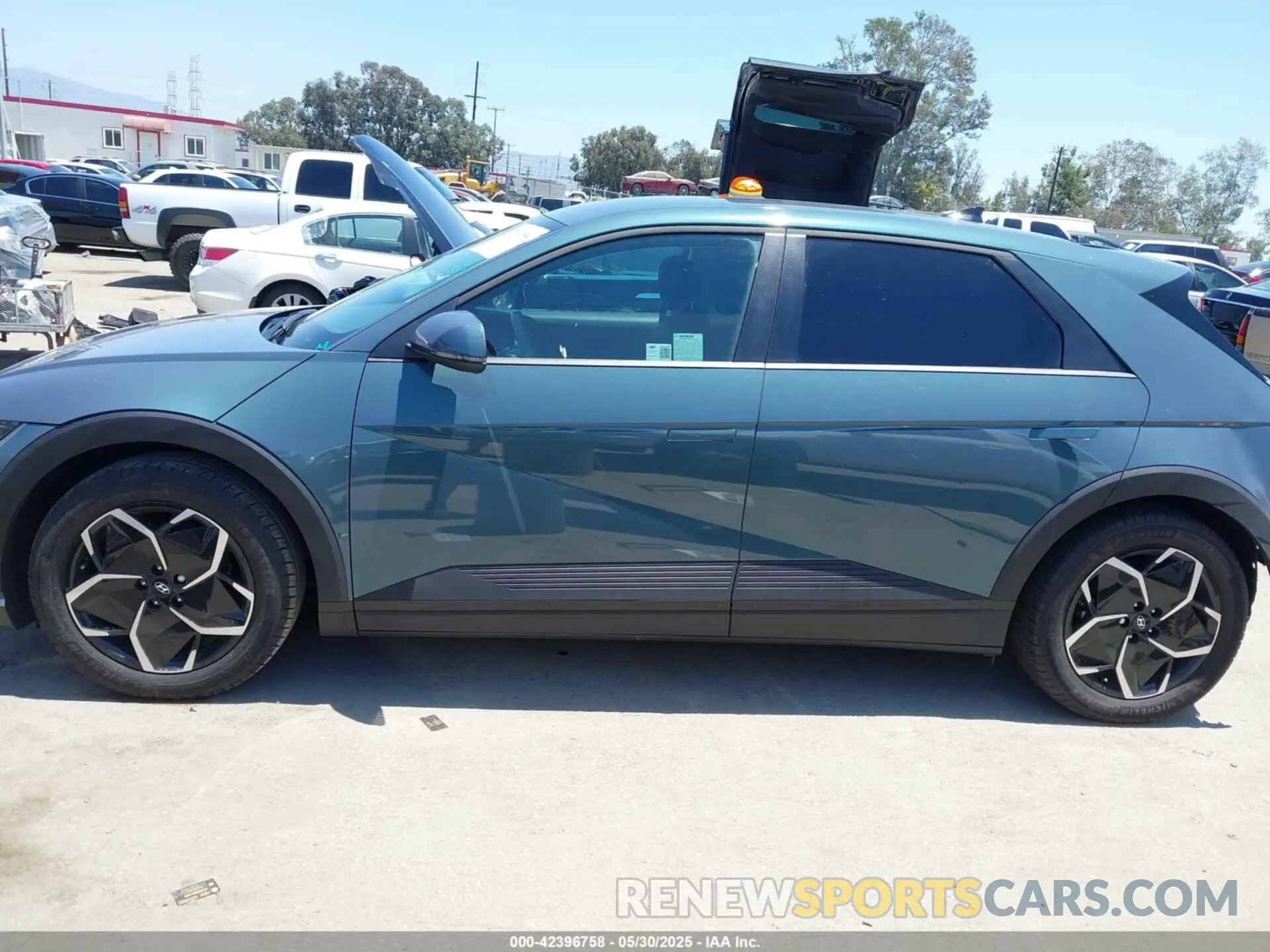15 Photograph of a damaged car KM8KM4DB2RU309115 HYUNDAI IONIQ 5 2024