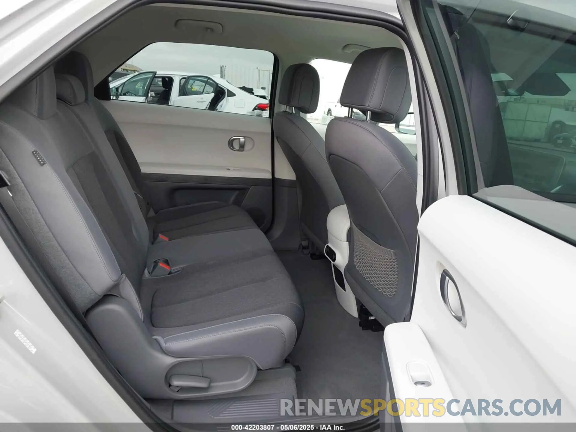 8 Photograph of a damaged car KM8KN4DE6RU295565 HYUNDAI IONIQ 5 2024