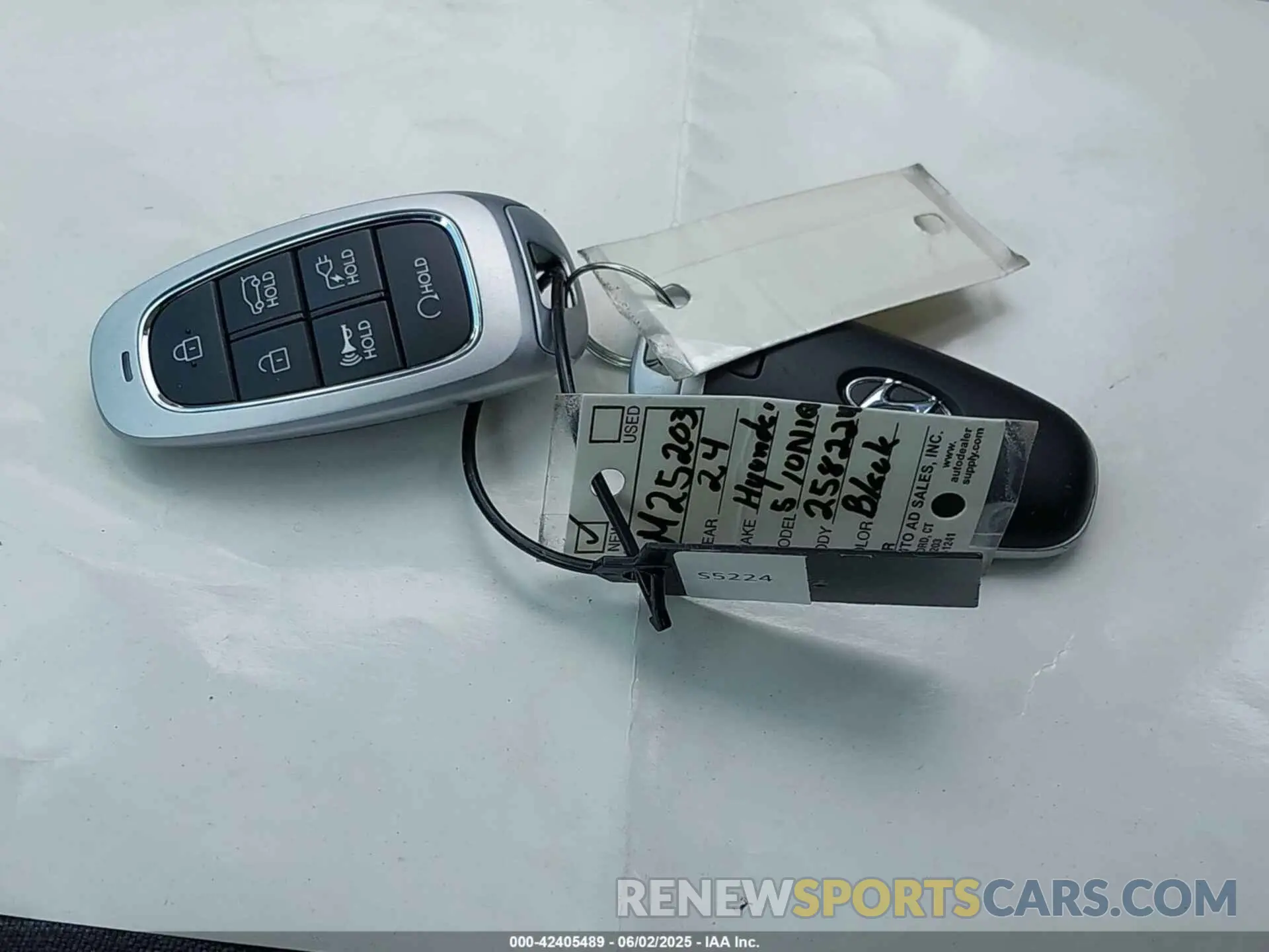 11 Photograph of a damaged car KM8KNDDF3RU258224 HYUNDAI IONIQ 5 2024