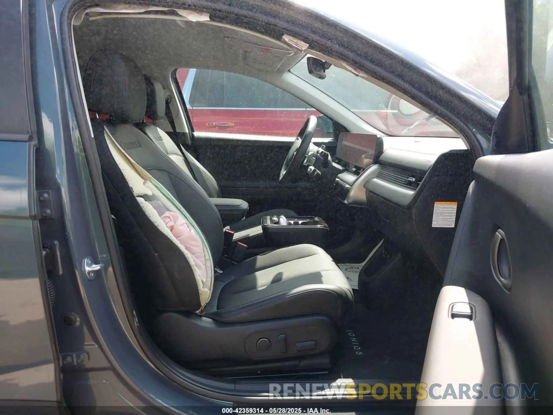 5 Photograph of a damaged car 7YAKN4DA8SY009921 HYUNDAI IONIQ 5 2025