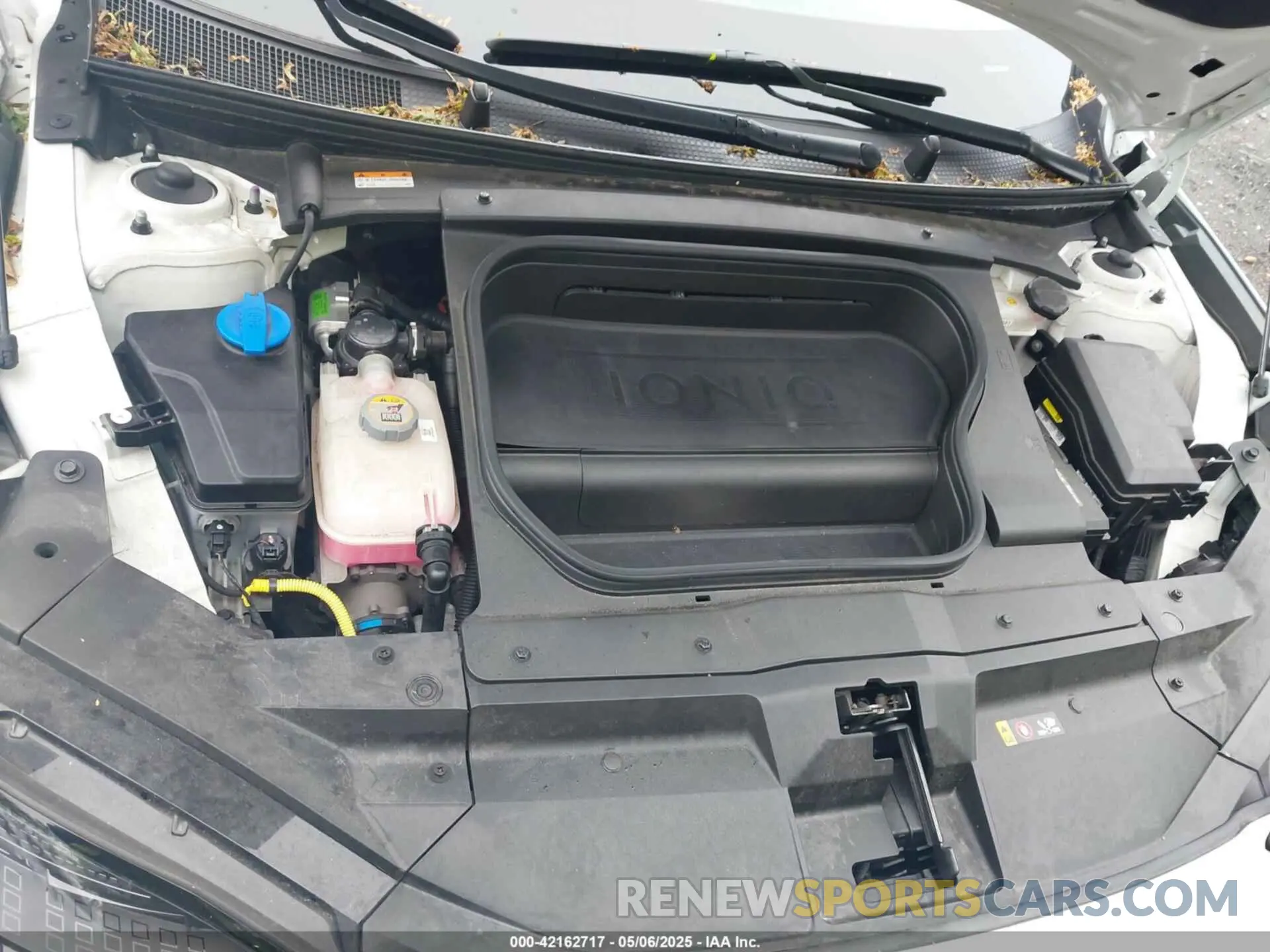 10 Photograph of a damaged car KMHM34AA8PA052368 HYUNDAI IONIQ 6 2023