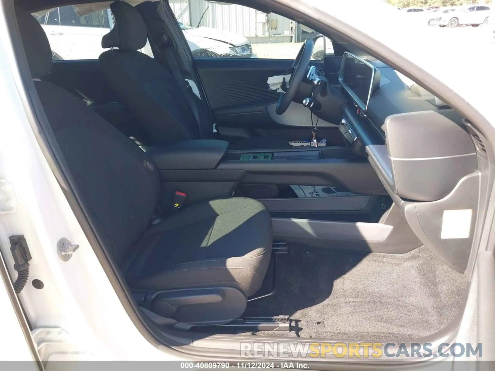 5 Photograph of a damaged car KMHM24AC2RA066998 HYUNDAI IONIQ 6 2024