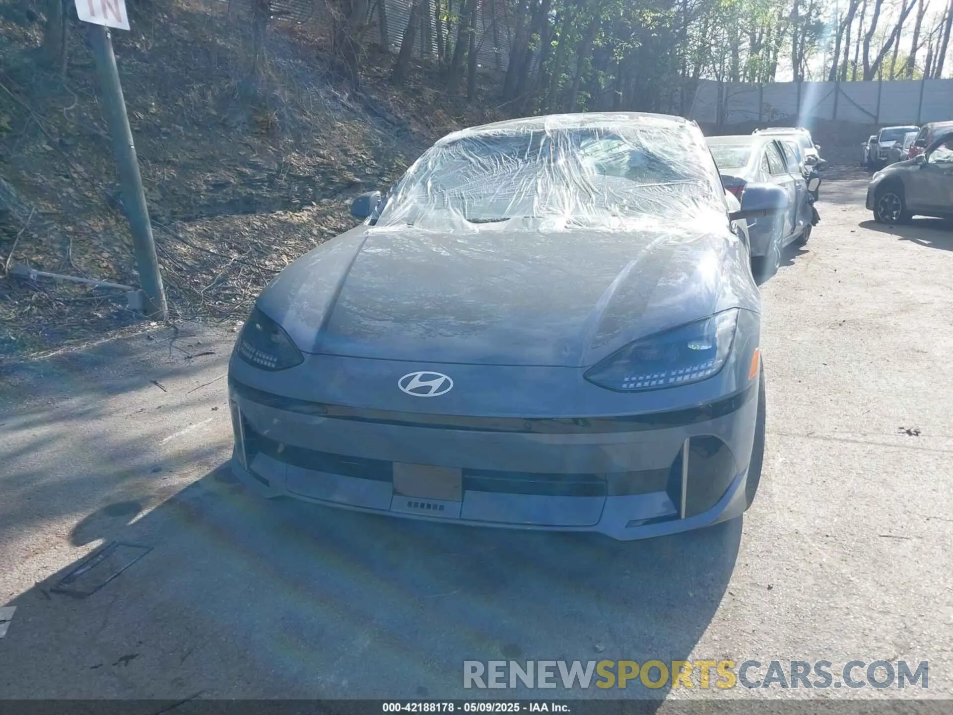 12 Photograph of a damaged car KMHM34AC0RA076572 HYUNDAI IONIQ 6 2024