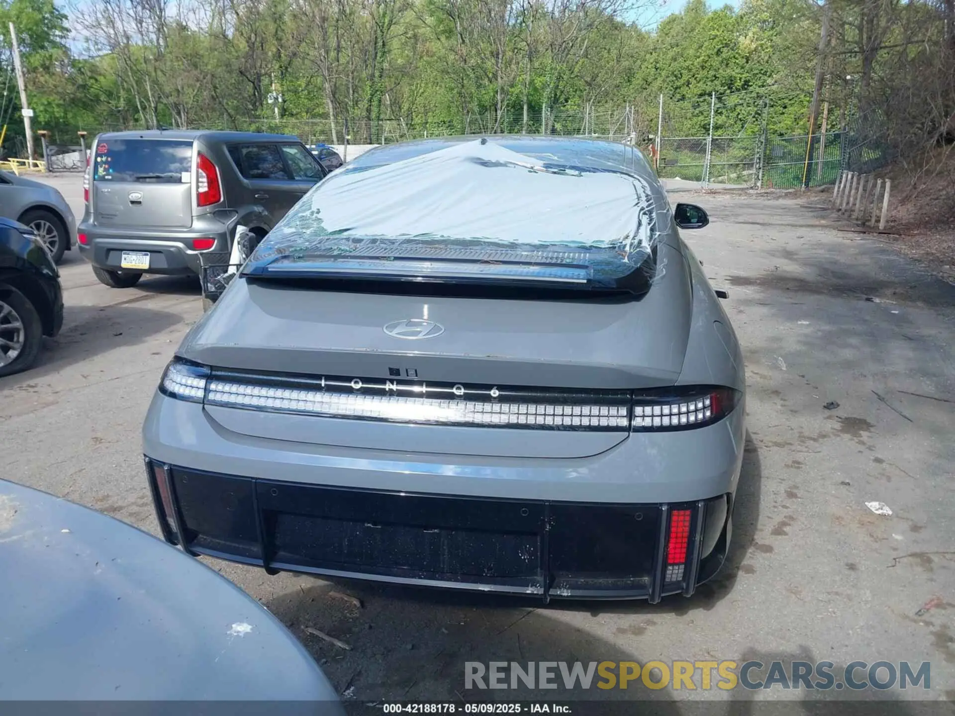 16 Photograph of a damaged car KMHM34AC0RA076572 HYUNDAI IONIQ 6 2024