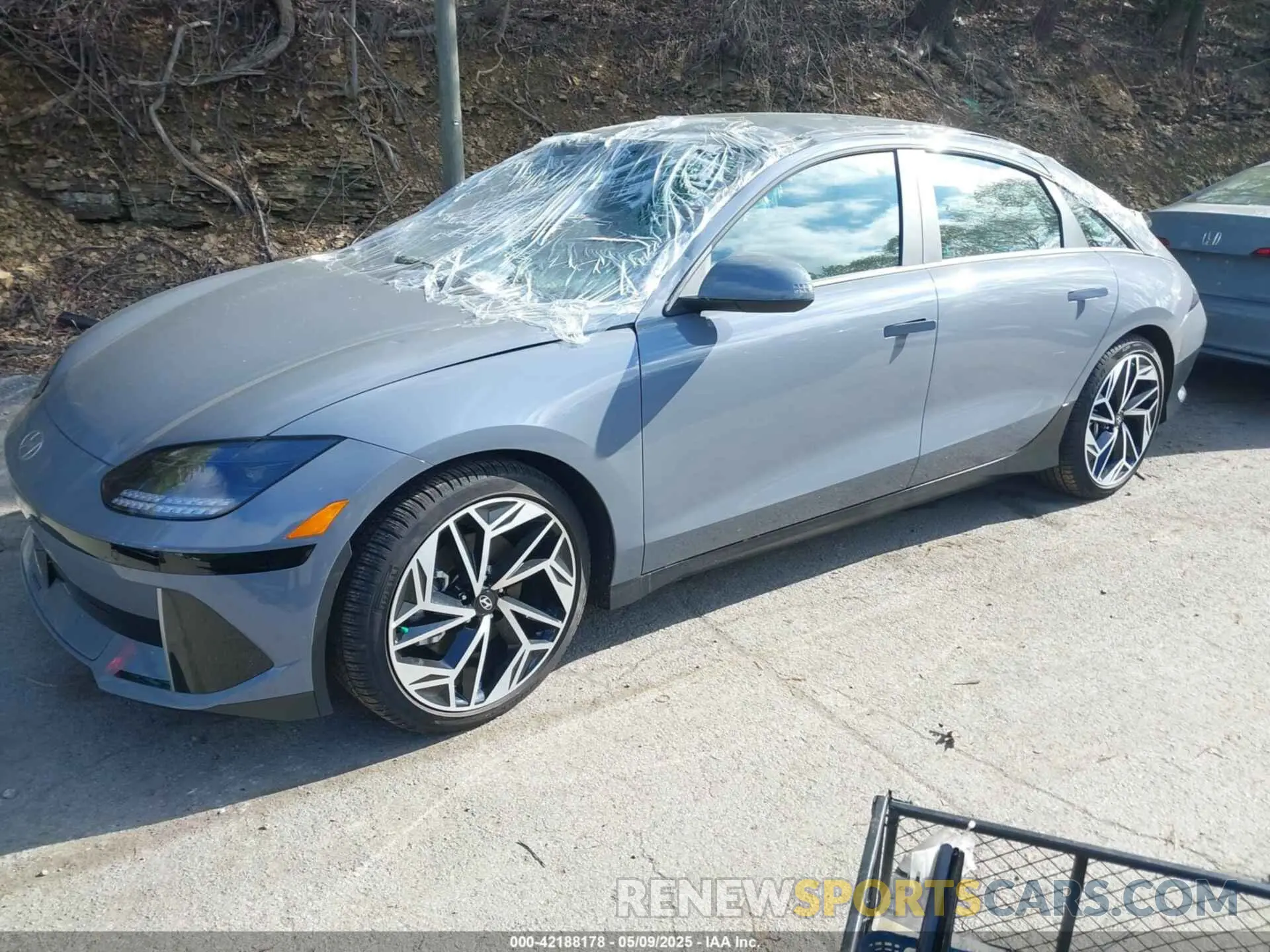 2 Photograph of a damaged car KMHM34AC0RA076572 HYUNDAI IONIQ 6 2024