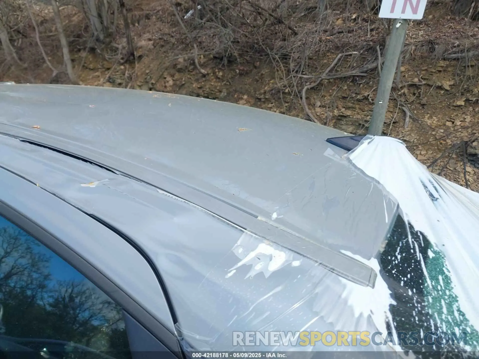 21 Photograph of a damaged car KMHM34AC0RA076572 HYUNDAI IONIQ 6 2024