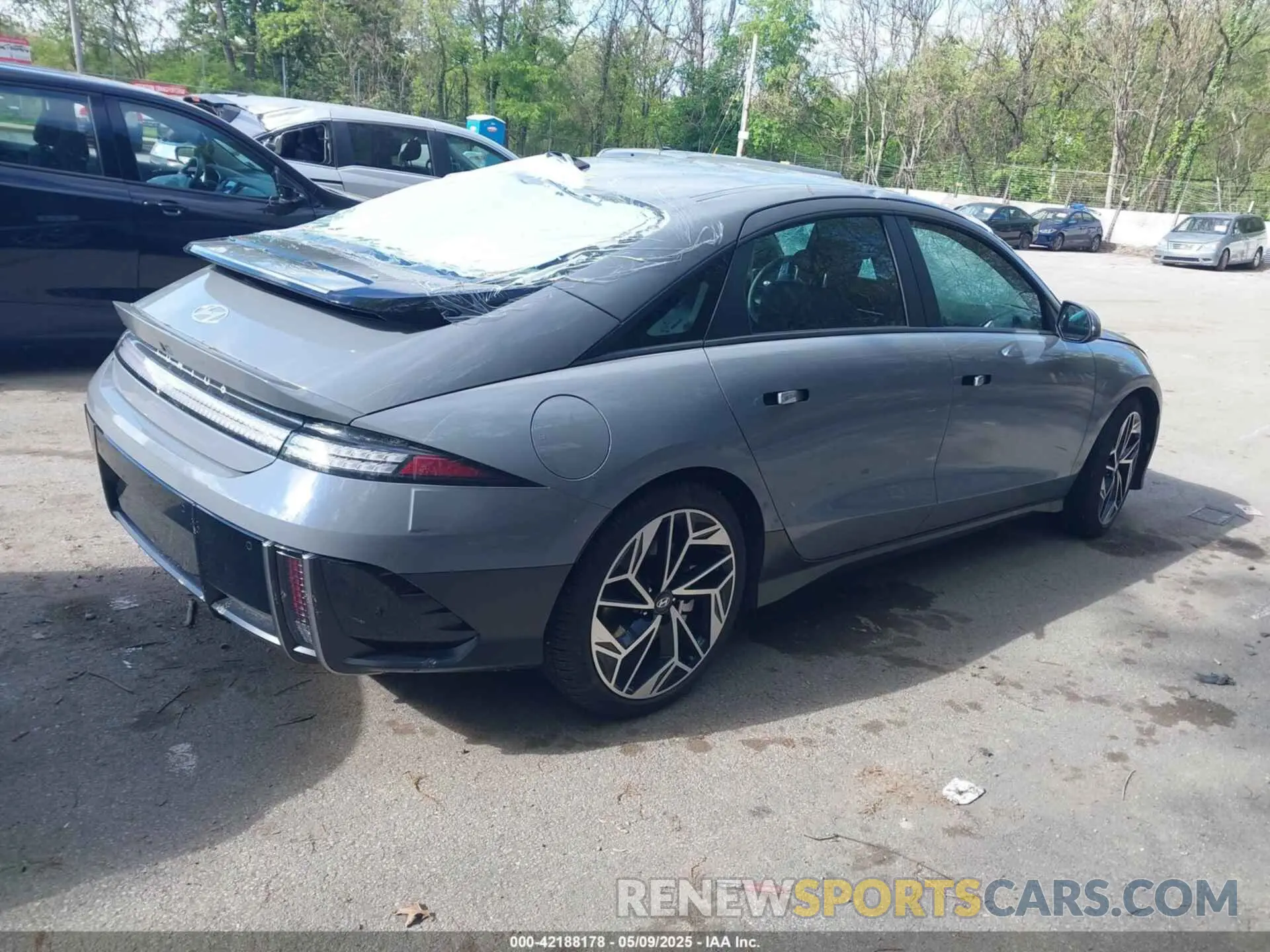4 Photograph of a damaged car KMHM34AC0RA076572 HYUNDAI IONIQ 6 2024