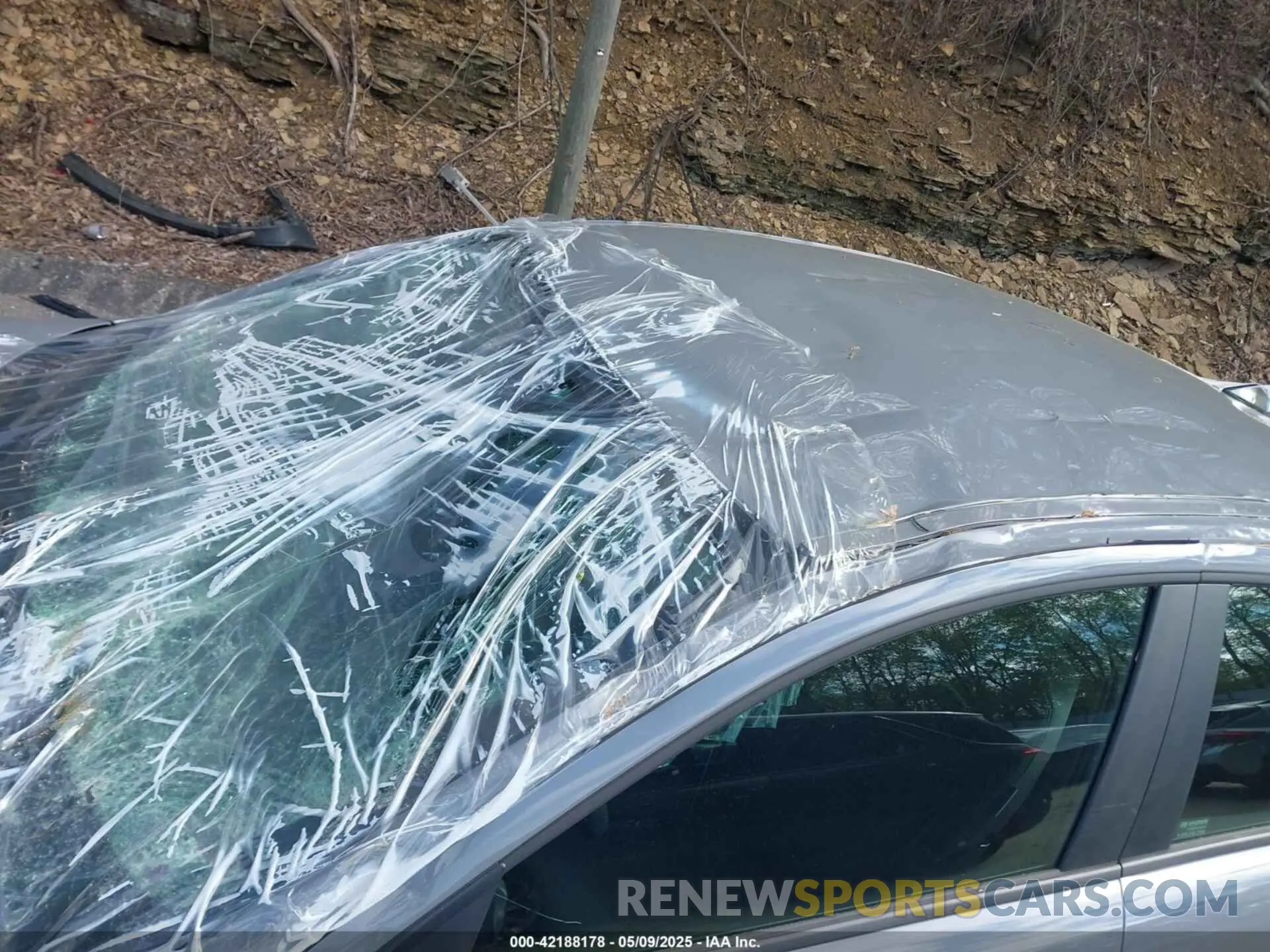 6 Photograph of a damaged car KMHM34AC0RA076572 HYUNDAI IONIQ 6 2024