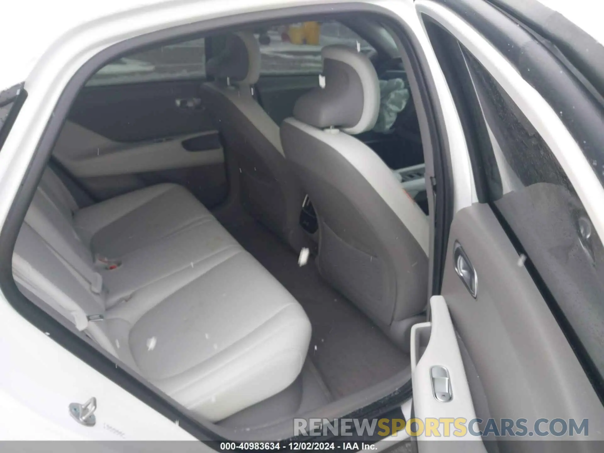 8 Photograph of a damaged car KMHM34AC2RA059465 HYUNDAI IONIQ 6 2024