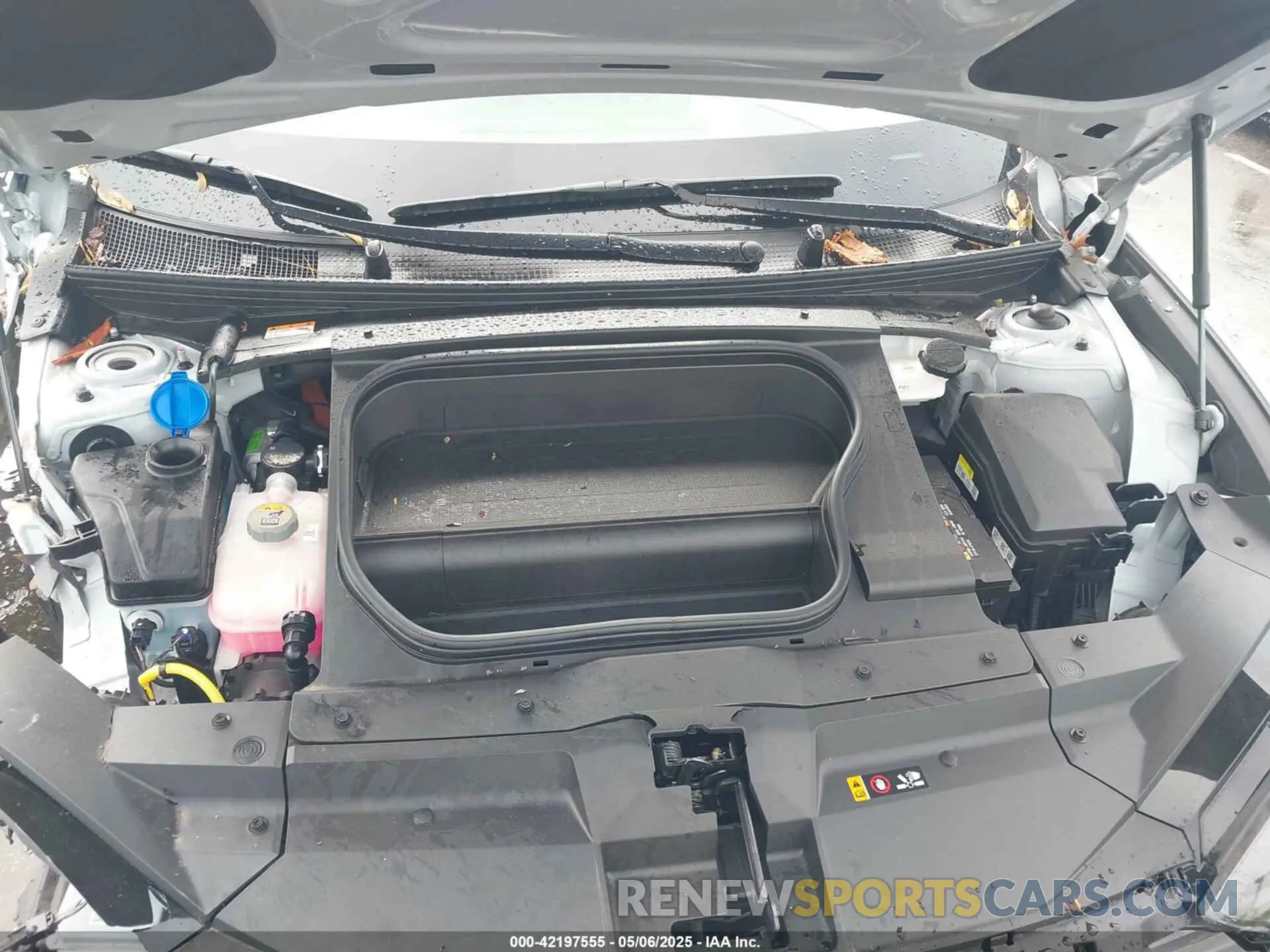10 Photograph of a damaged car KMHM34AC2RA076539 HYUNDAI IONIQ 6 2024