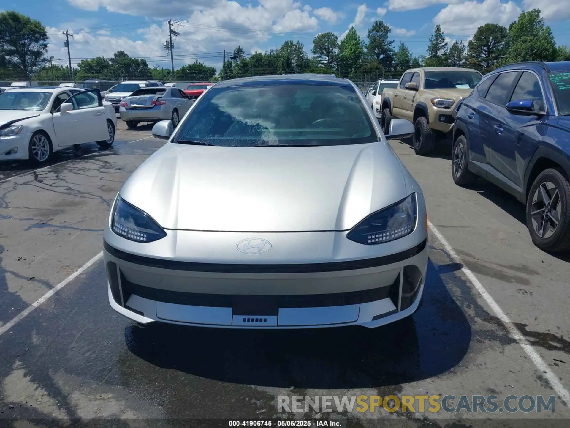 12 Photograph of a damaged car KMHM54AC2RA055703 HYUNDAI IONIQ 6 2024