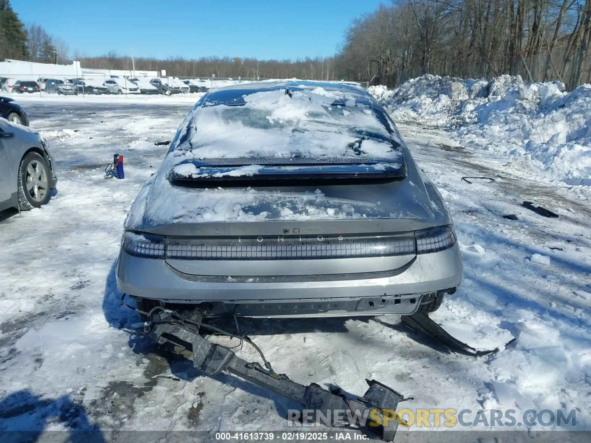 16 Photograph of a damaged car KMHM24AC5SA088984 HYUNDAI IONIQ 6 2025