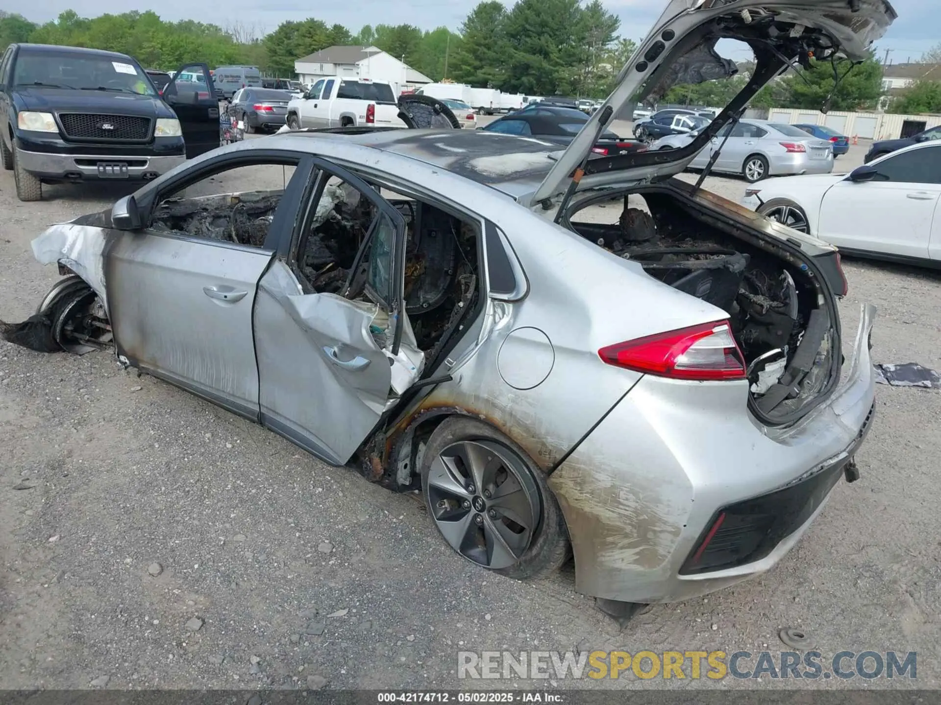 3 Photograph of a damaged car KMHC05LH5KU044708 HYUNDAI IONIQ ELECTRIC 2019