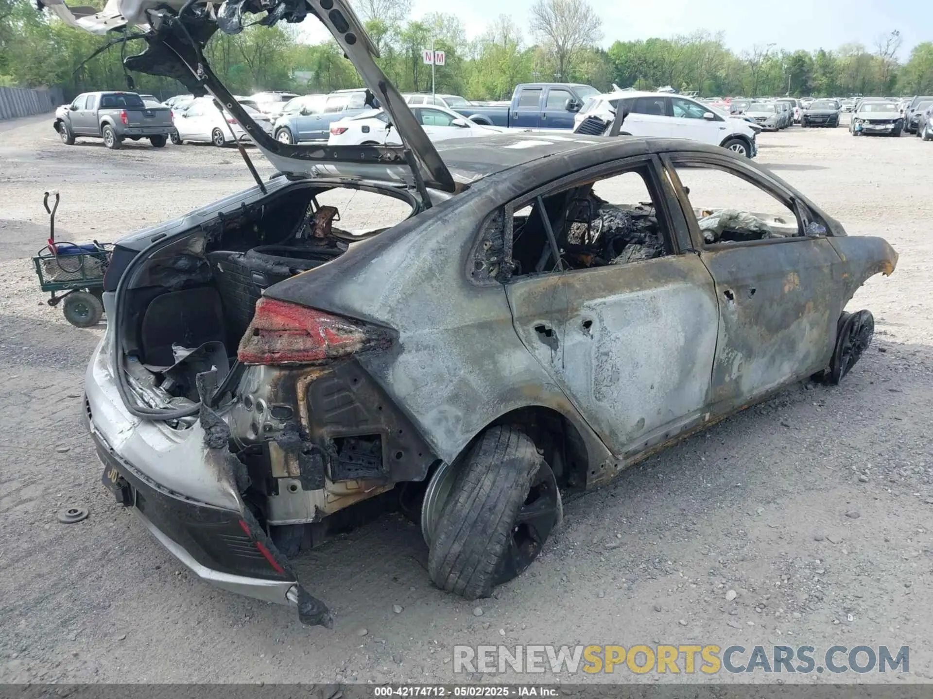 4 Photograph of a damaged car KMHC05LH5KU044708 HYUNDAI IONIQ ELECTRIC 2019