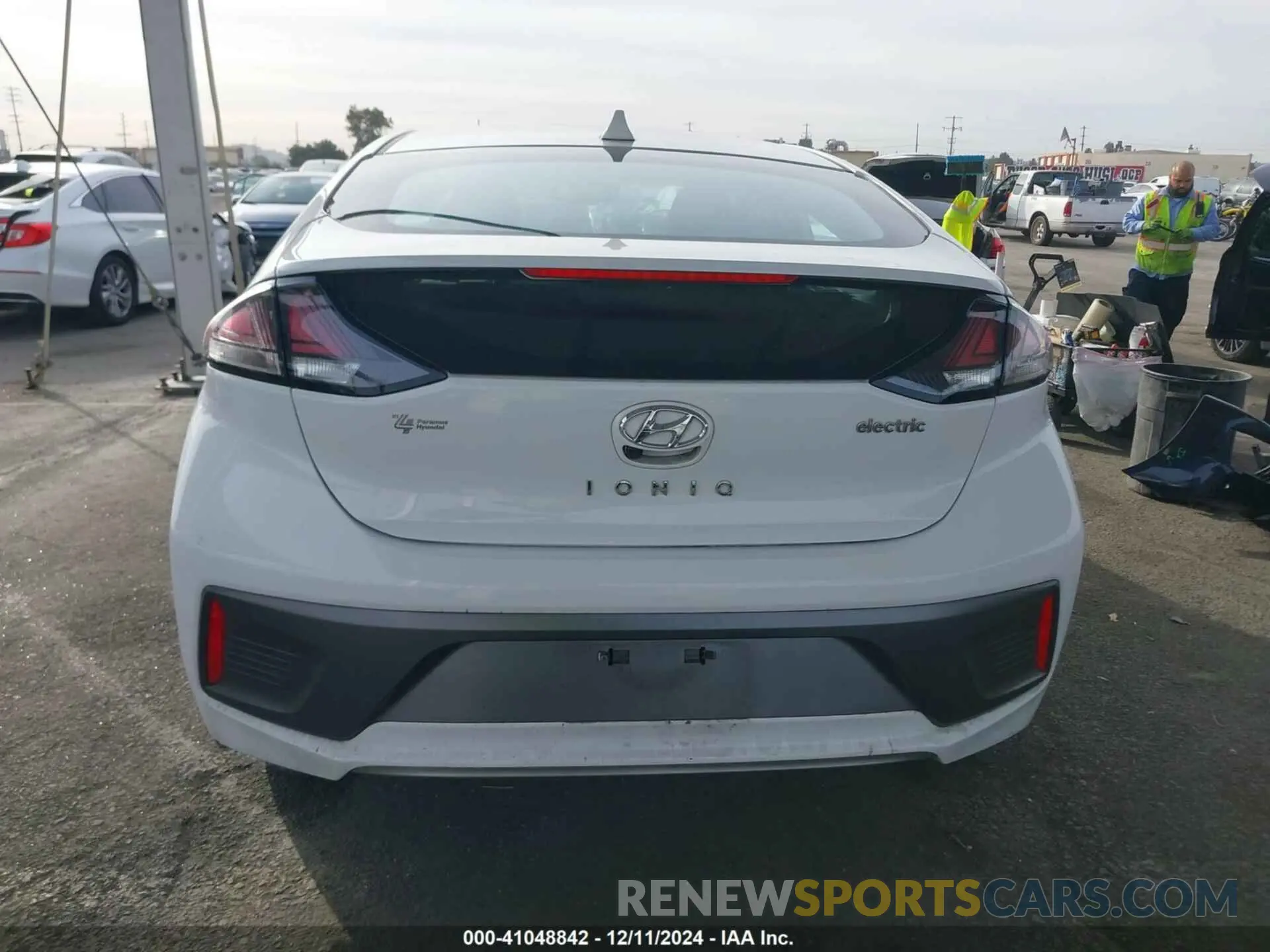 17 Photograph of a damaged car KMHC75LJXLU068566 HYUNDAI IONIQ ELECTRIC 2020