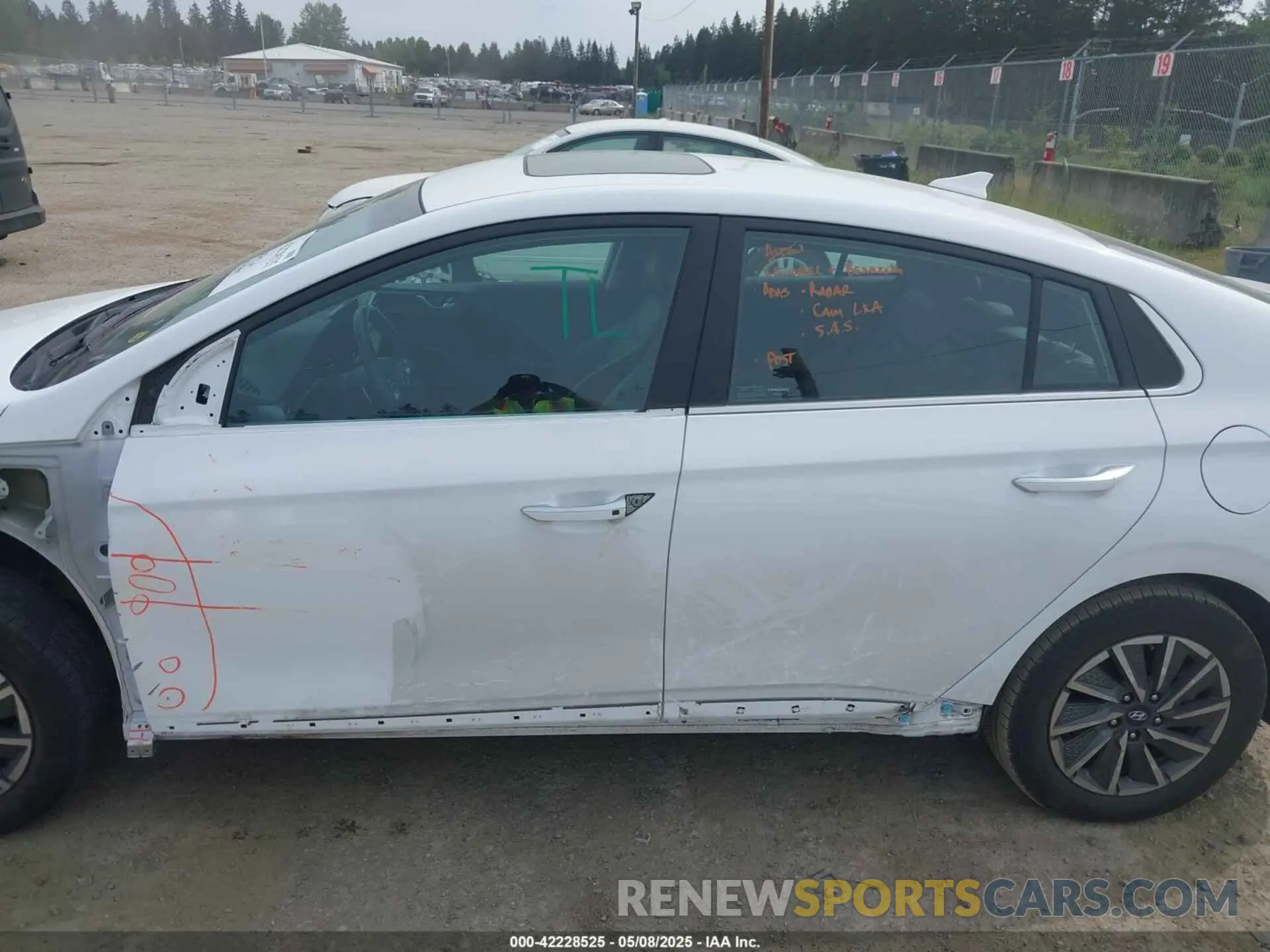 15 Photograph of a damaged car KMHC85LJ6LU063460 HYUNDAI IONIQ ELECTRIC 2020