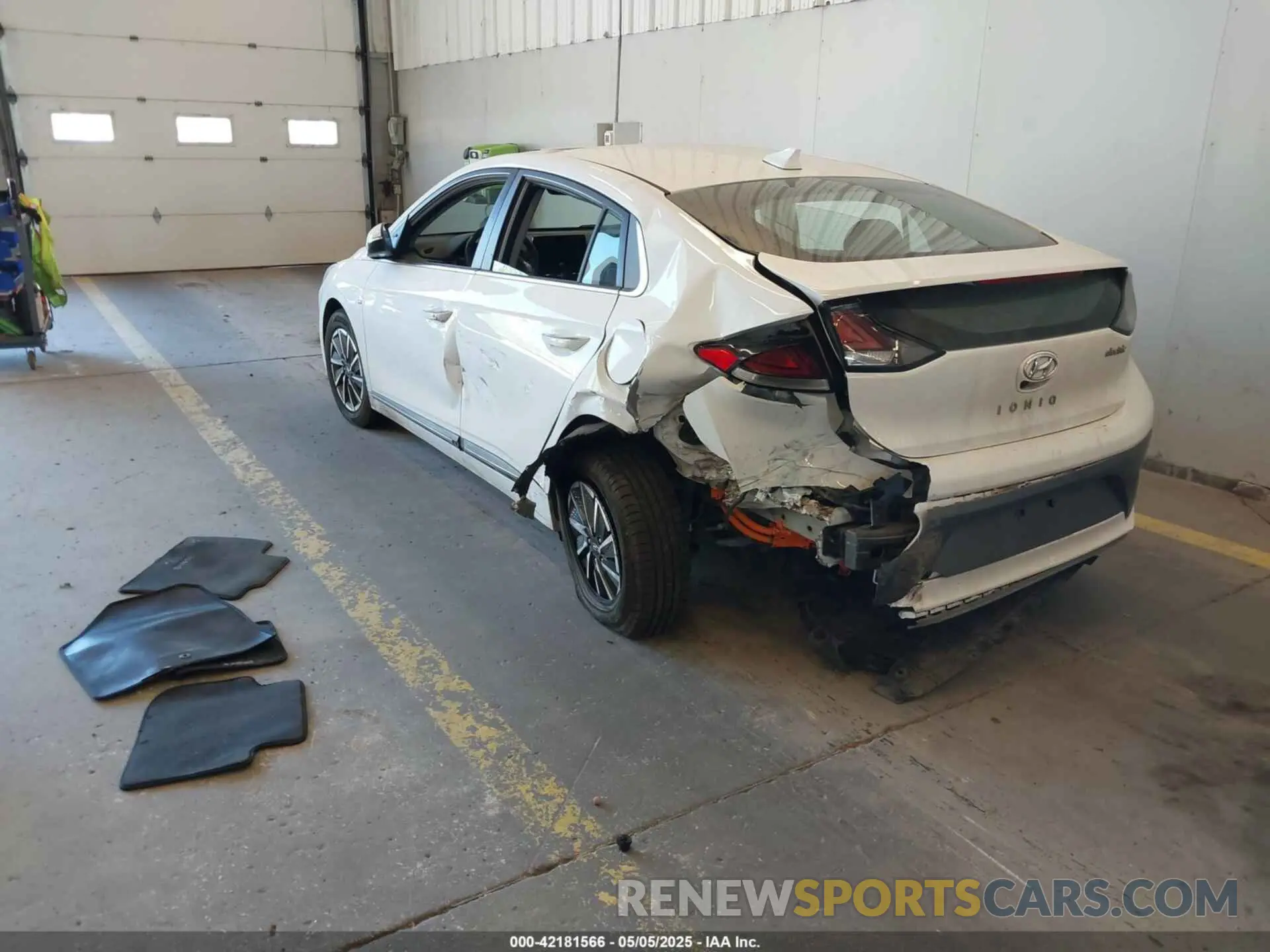 3 Photograph of a damaged car KMHC85LJ7LU061362 HYUNDAI IONIQ ELECTRIC 2020