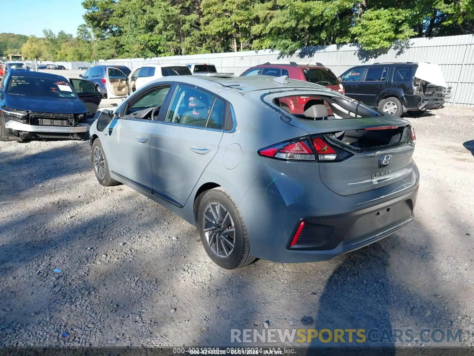 3 Photograph of a damaged car KMHC85LJ7LU074466 HYUNDAI IONIQ ELECTRIC 2020
