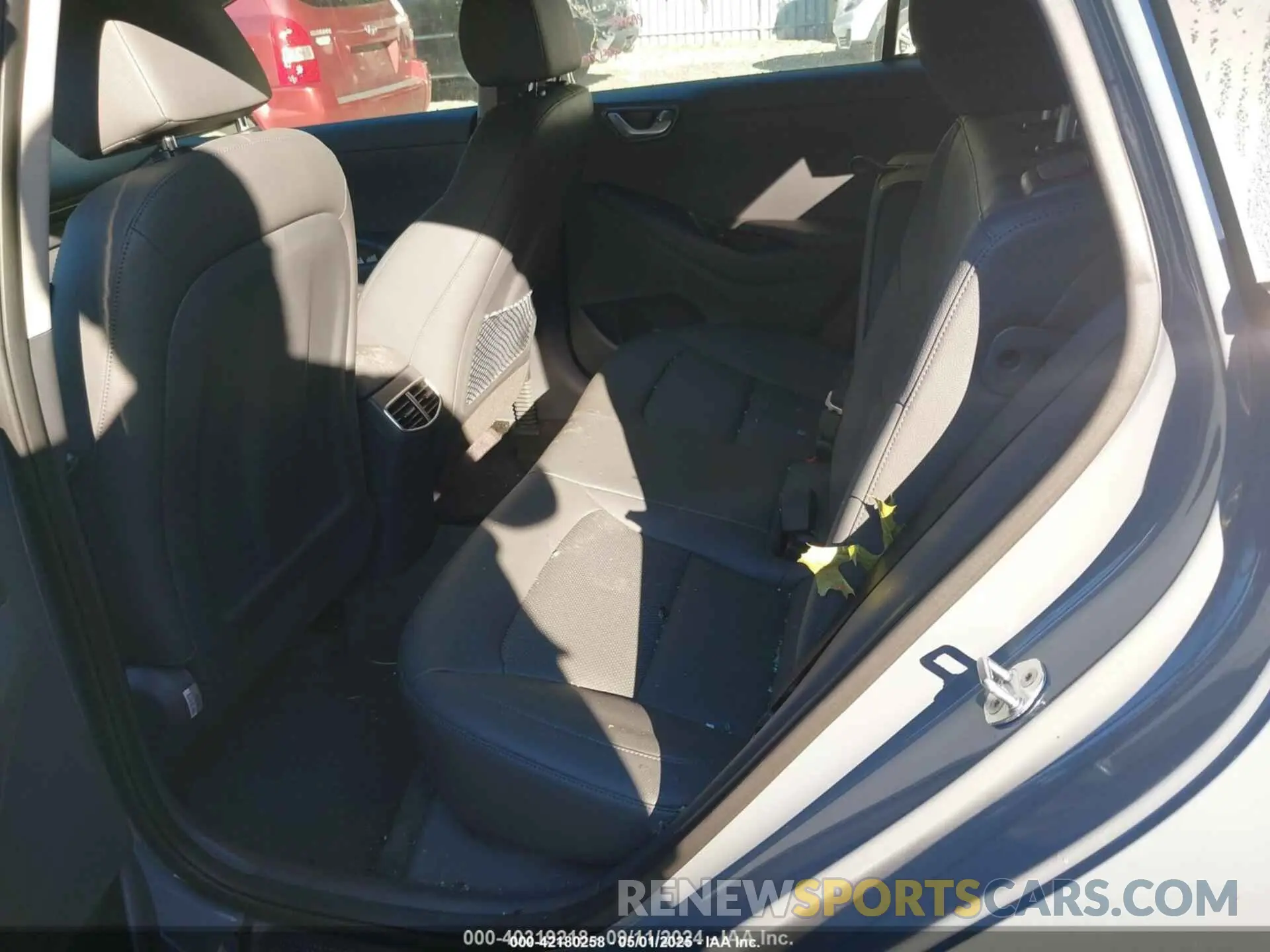8 Photograph of a damaged car KMHC85LJ7LU074466 HYUNDAI IONIQ ELECTRIC 2020