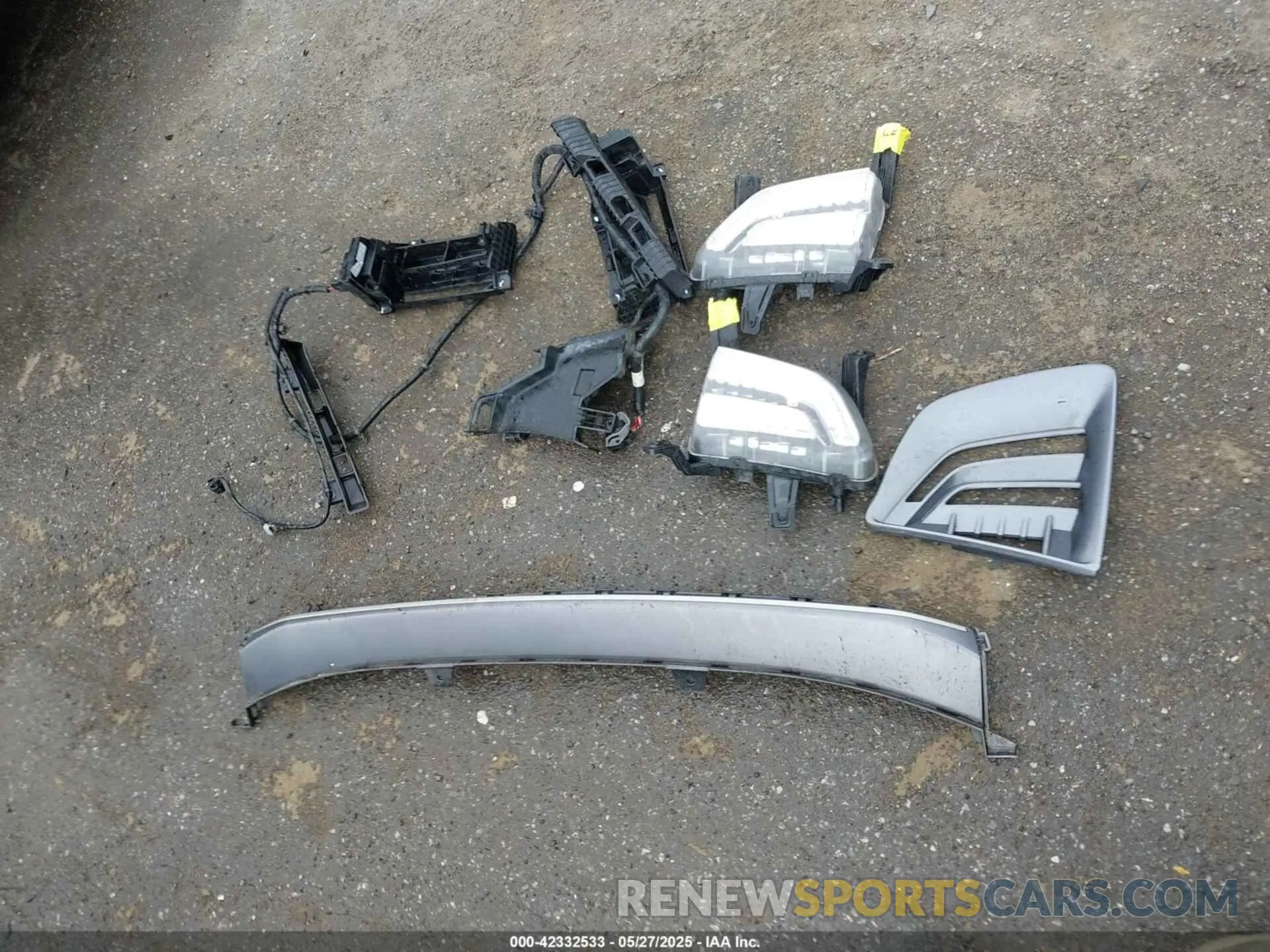 12 Photograph of a damaged car KMHC85LJXLU061873 HYUNDAI IONIQ ELECTRIC 2020