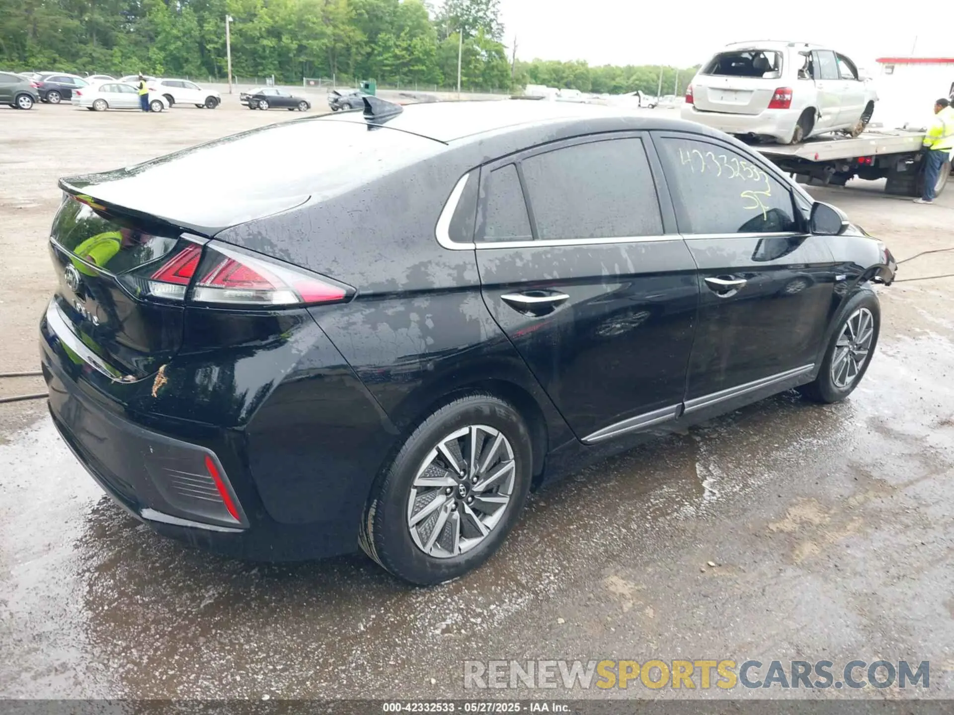 4 Photograph of a damaged car KMHC85LJXLU061873 HYUNDAI IONIQ ELECTRIC 2020