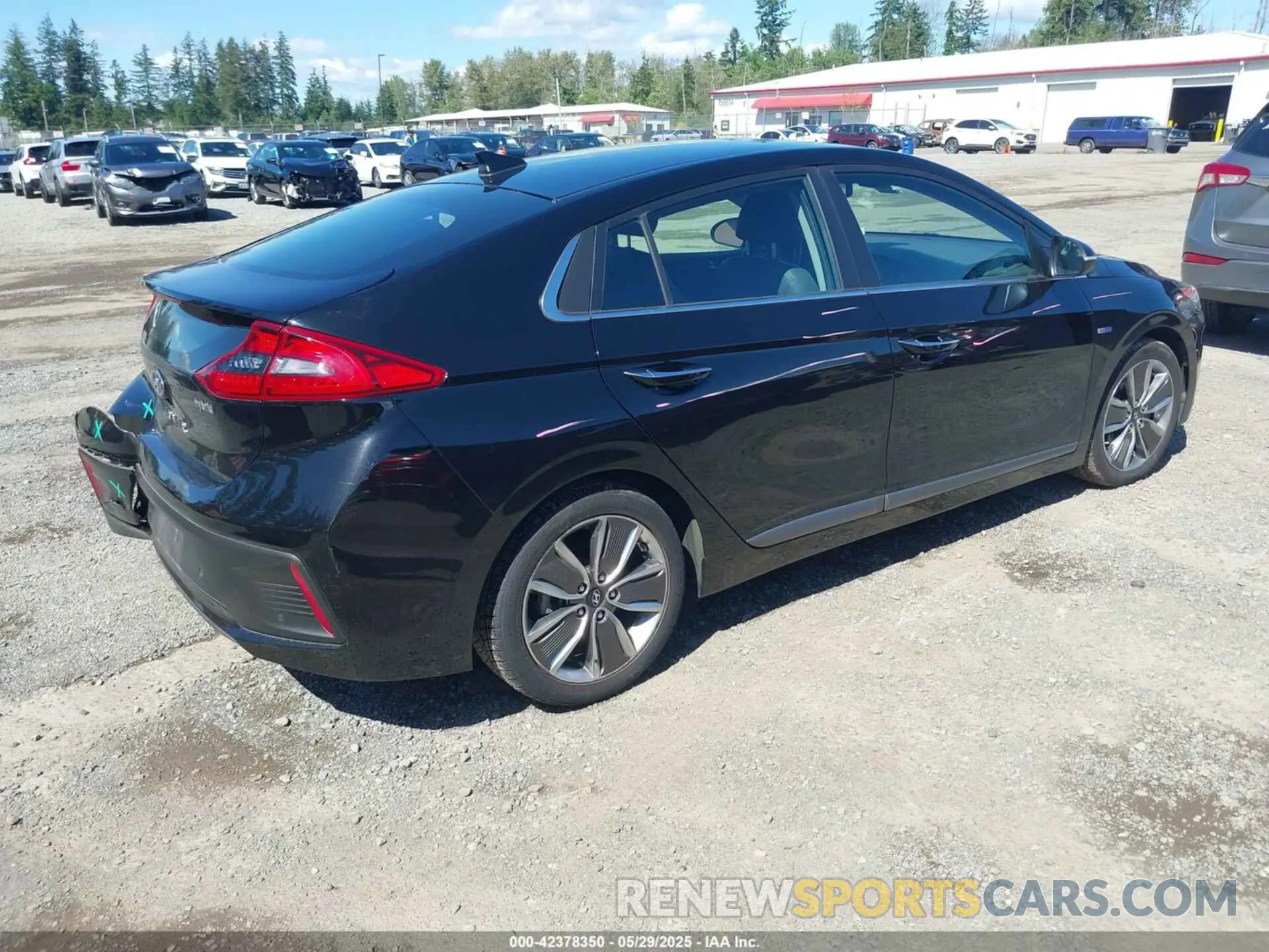 4 Photograph of a damaged car KMHC05LC2KU109955 HYUNDAI IONIQ HYBRID 2019