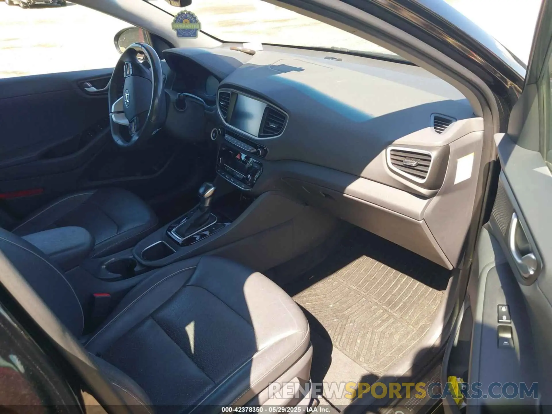 5 Photograph of a damaged car KMHC05LC2KU109955 HYUNDAI IONIQ HYBRID 2019