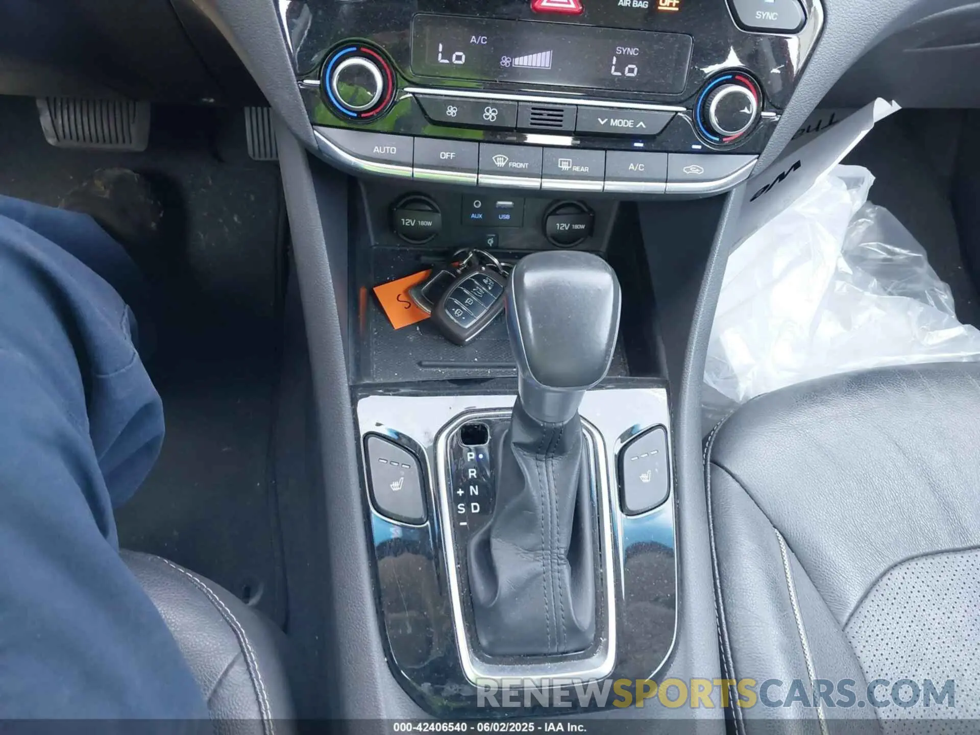 11 Photograph of a damaged car KMHC05LC8KU124248 HYUNDAI IONIQ HYBRID 2019